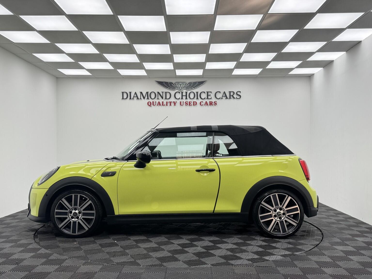 Mini Convertible view 14