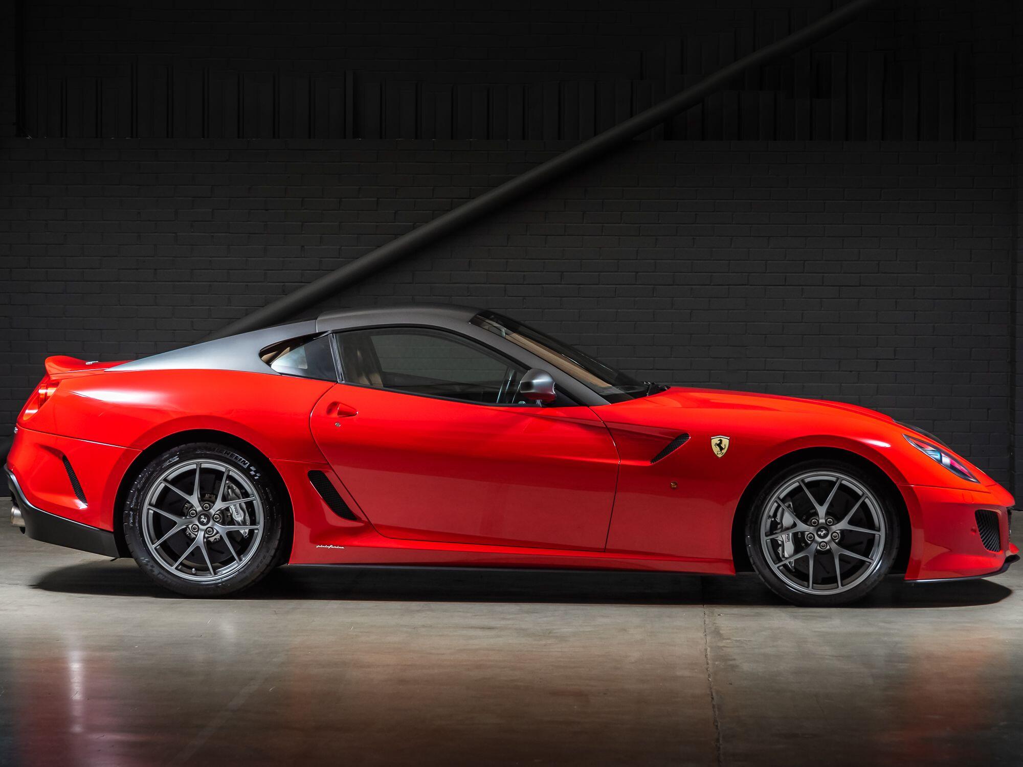 Ferrari 599 view 3