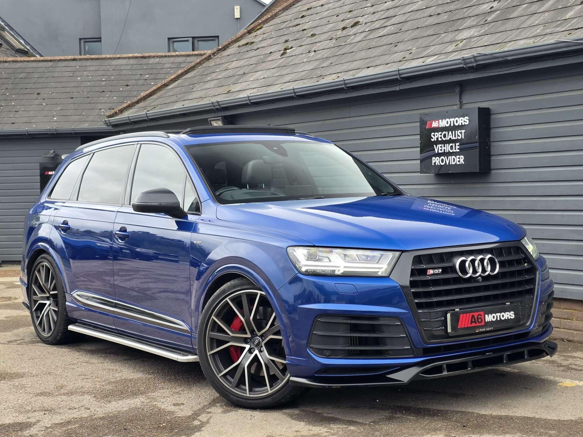 Audi SQ7 view 2