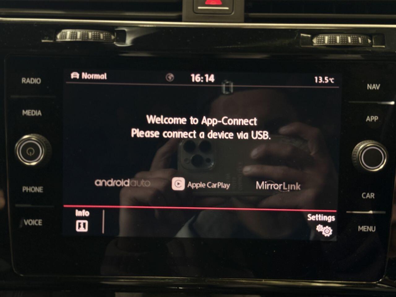 Volkswagen Golf view 48