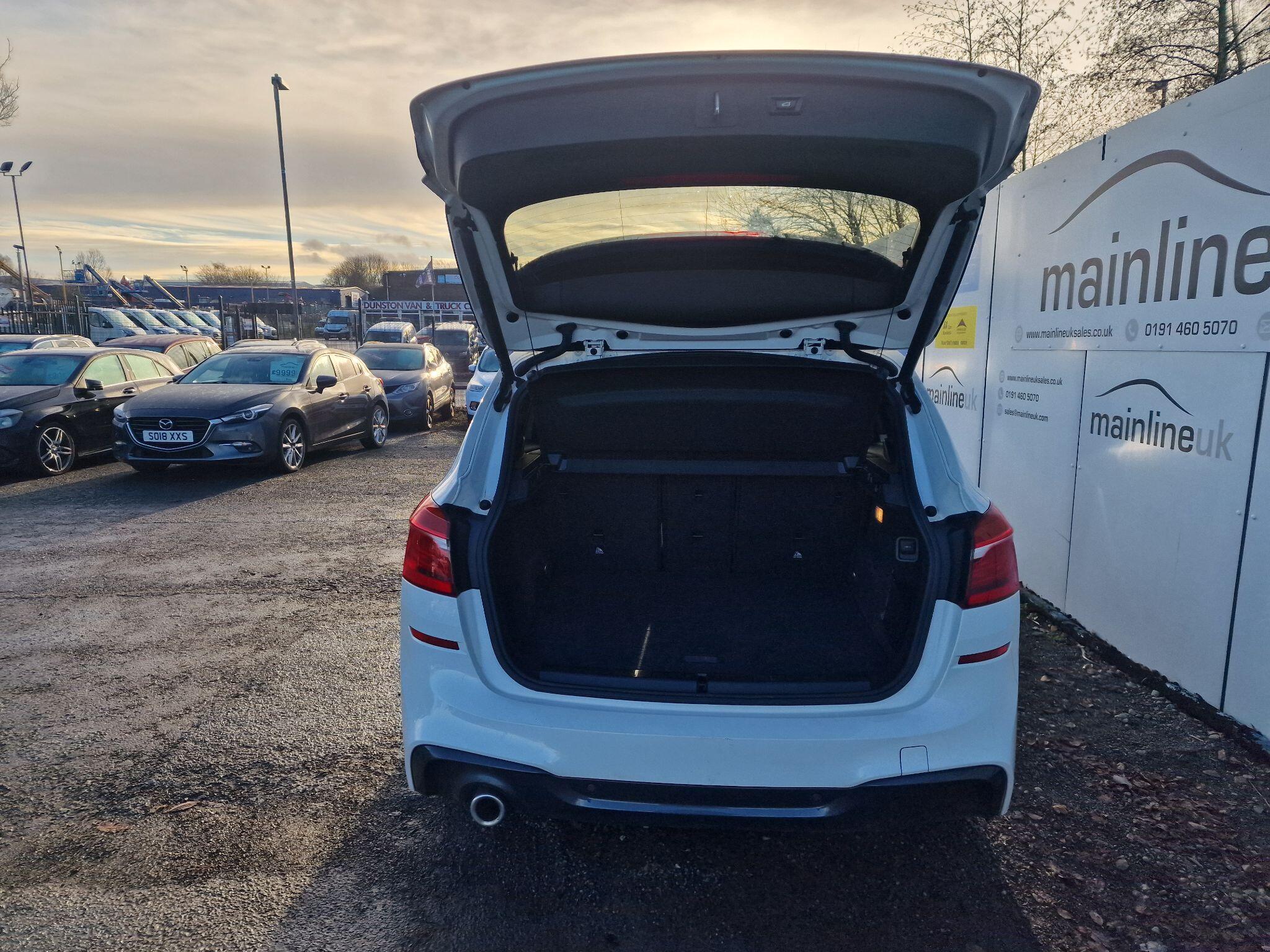 BMW 2 Series view 44