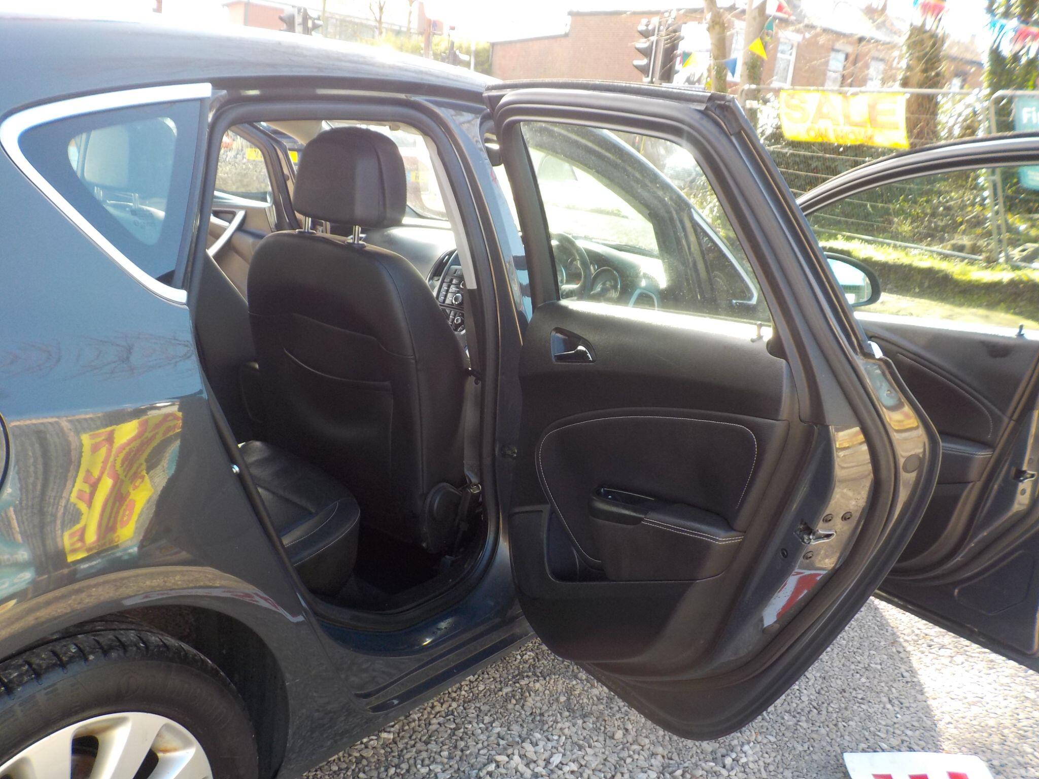 Vauxhall Astra 1.7 CDTi ecoFLEX 99g Elite Euro 5 (s/s) 5dr