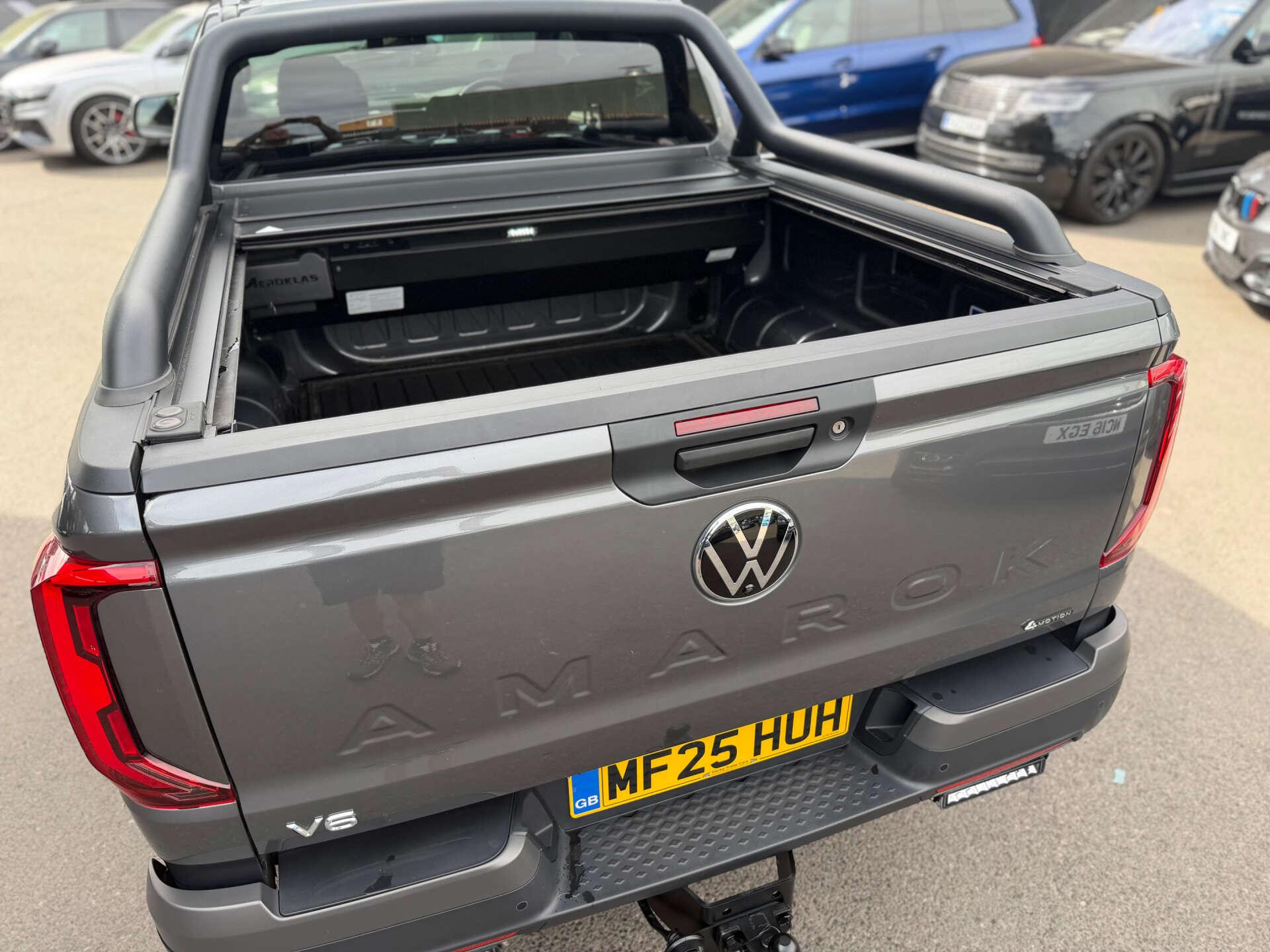 Volkswagen Amarok view 13