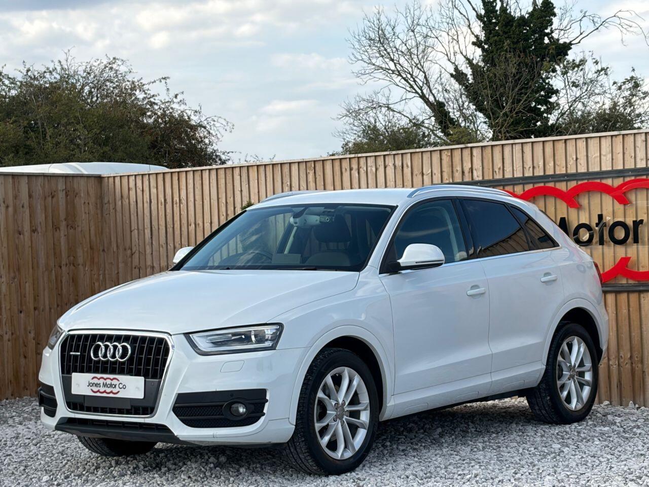 Audi Q3 view 4