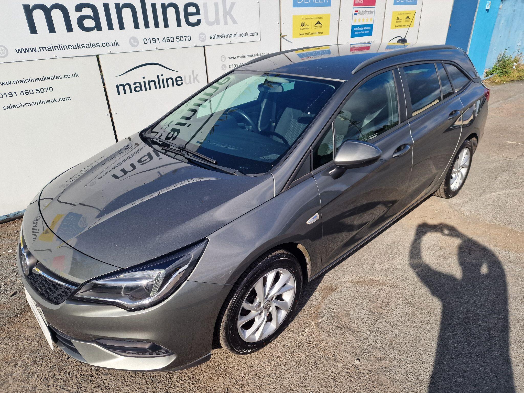 Vauxhall Astra view 4