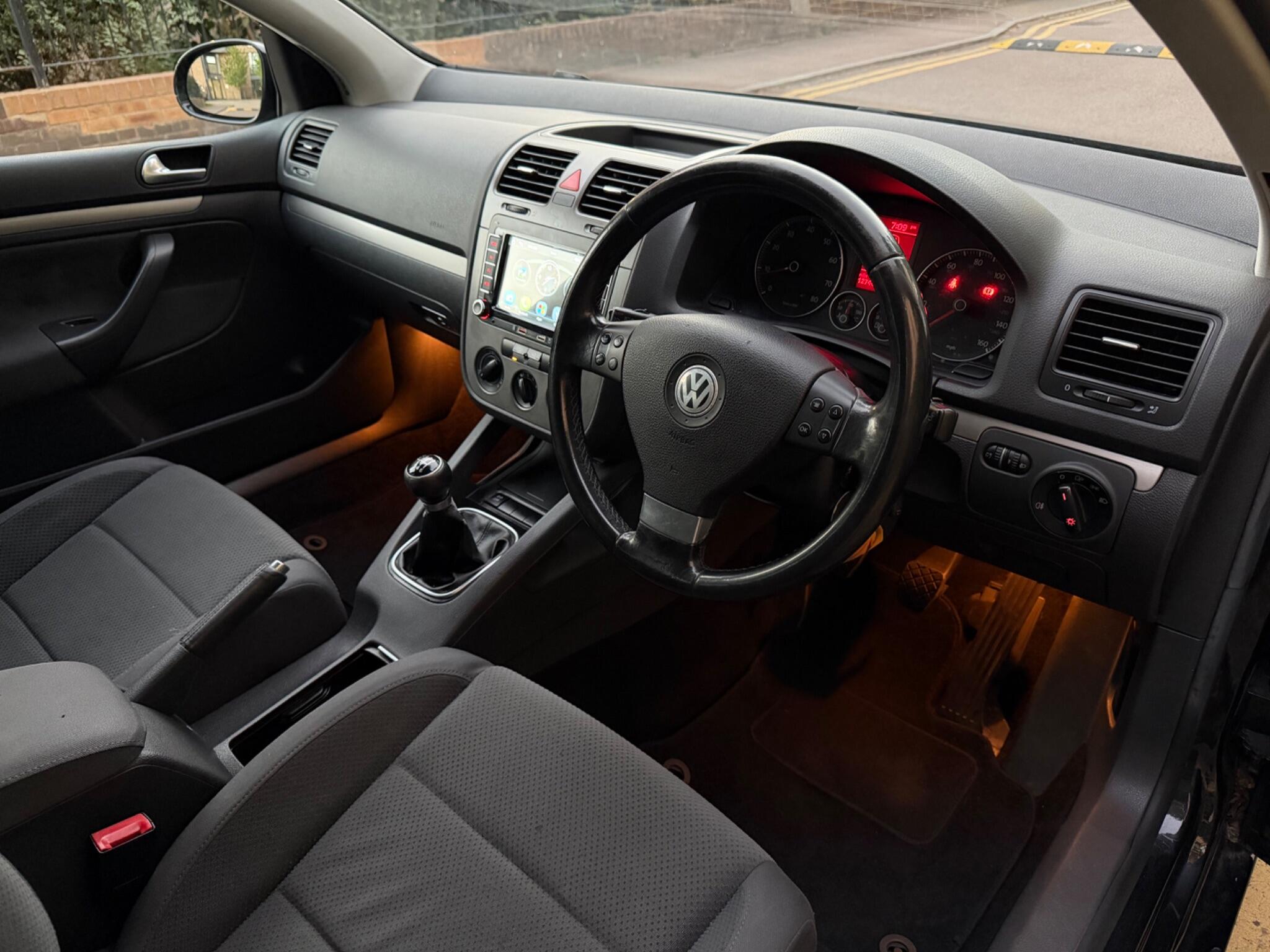 Volkswagen Golf view 13