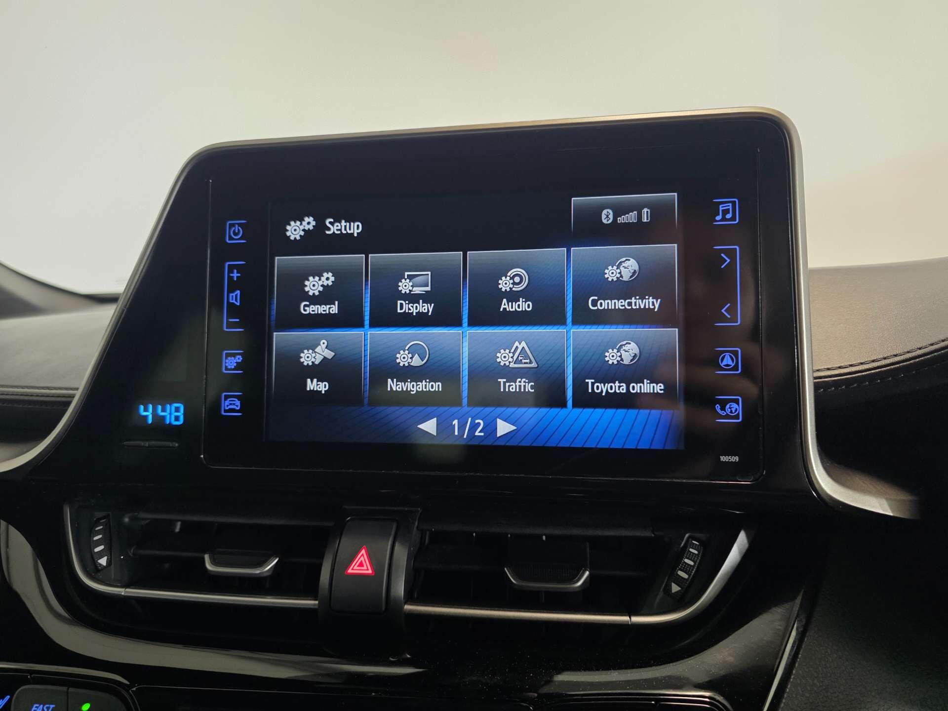Toyota C-HR view 29