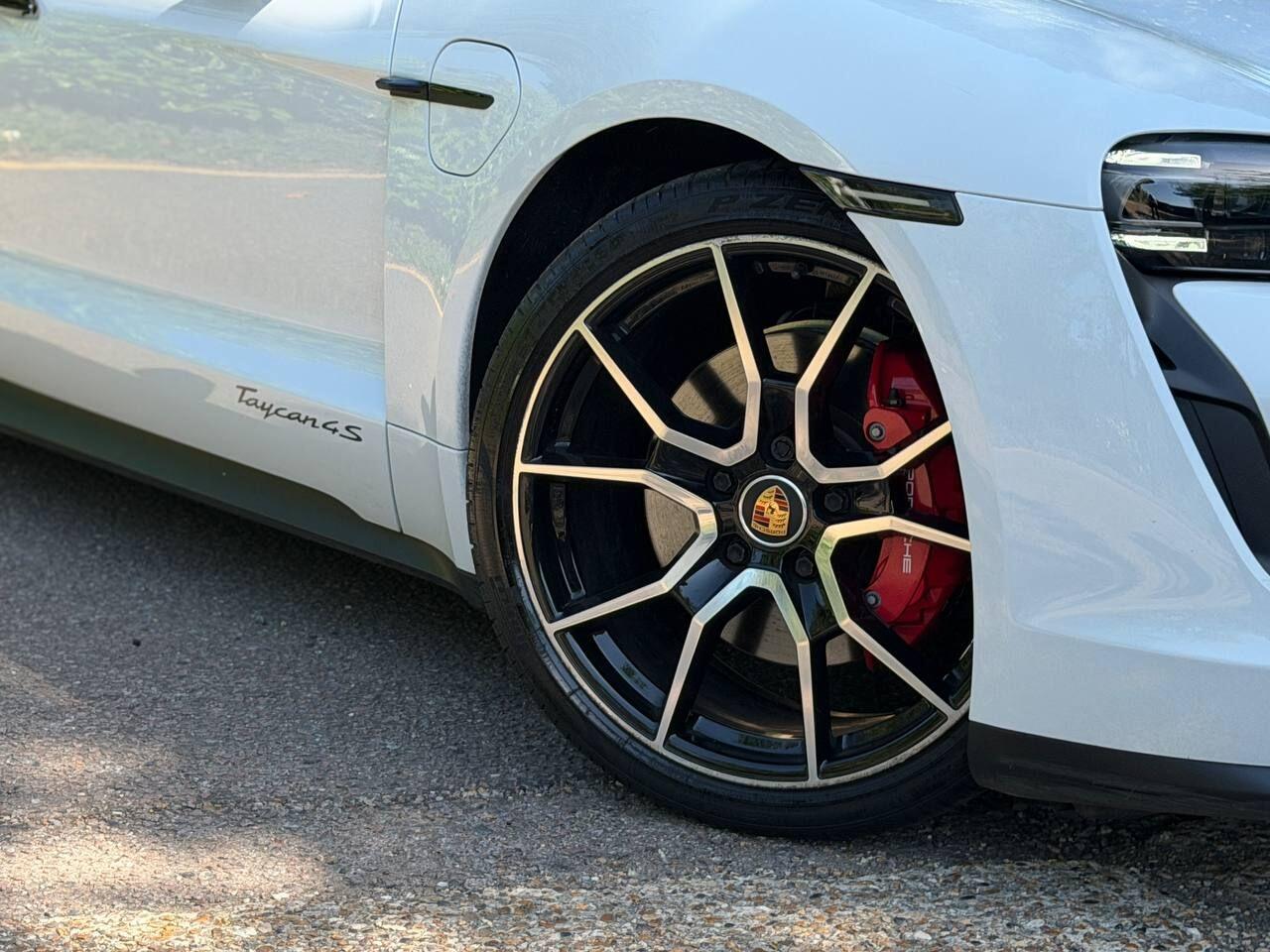Porsche Taycan view 75