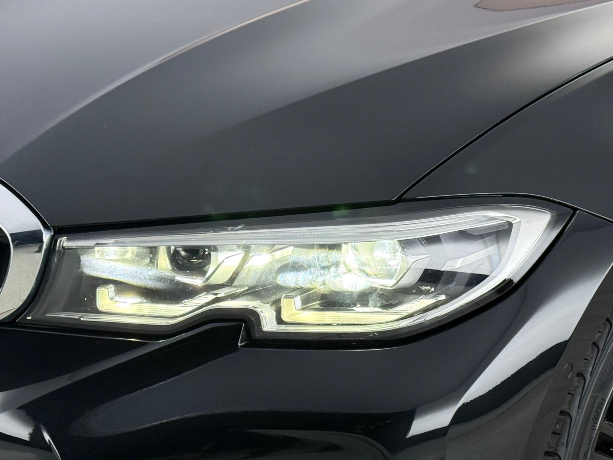 BMW 3 Series view 8