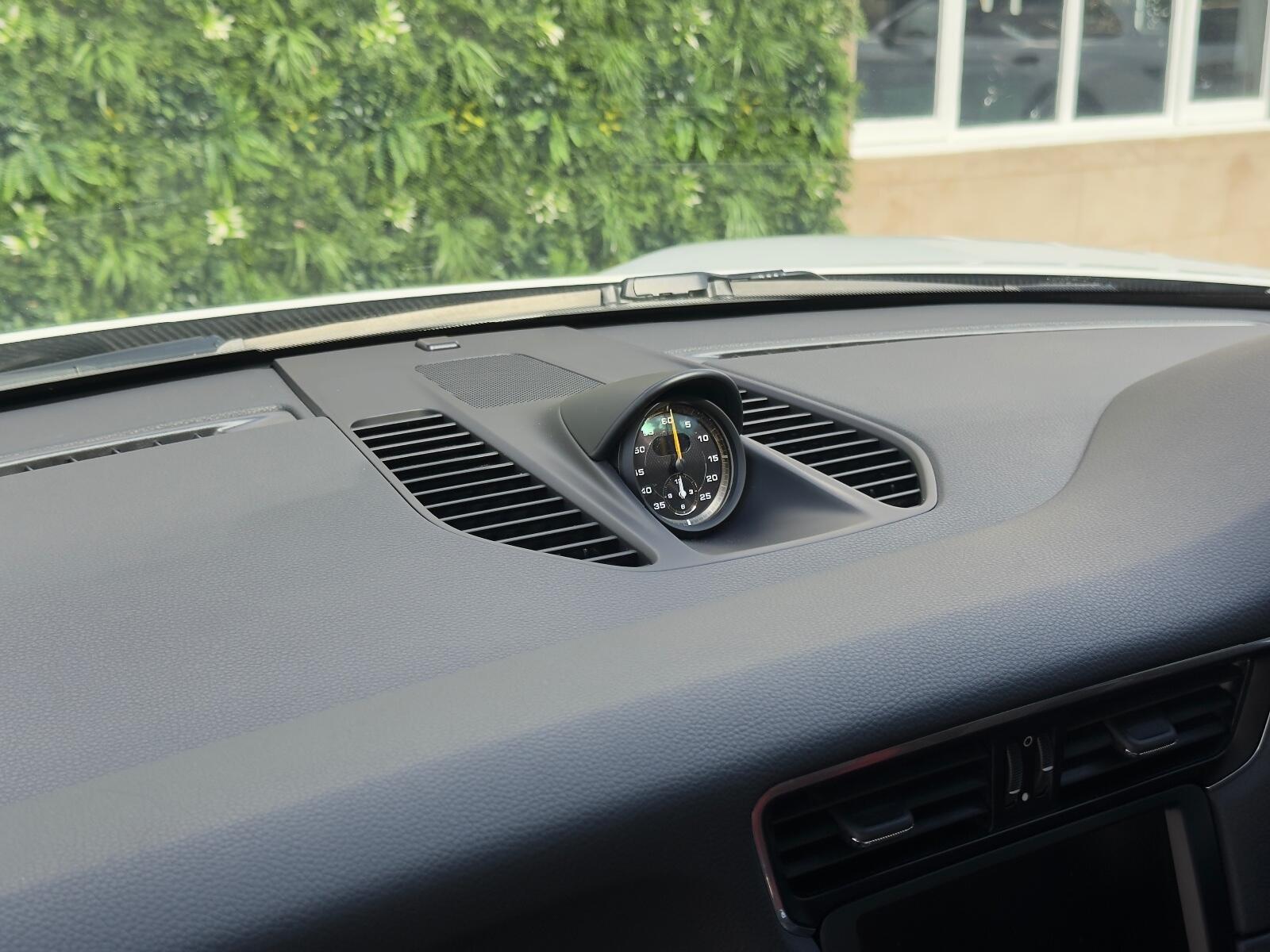 Porsche 911 view 29