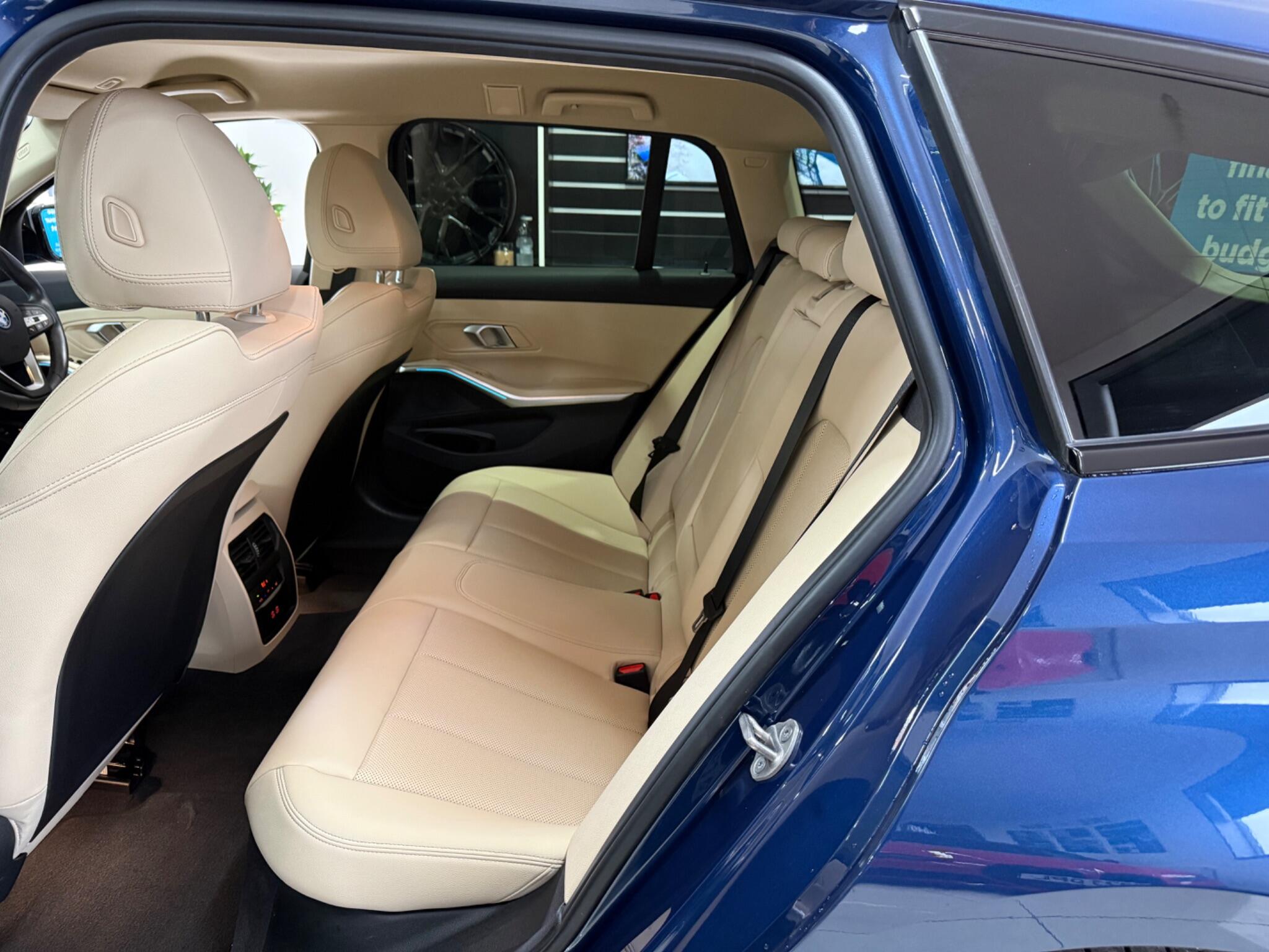 BMW 3 Series view 34