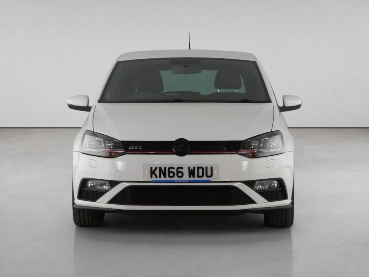 Volkswagen Polo view 4