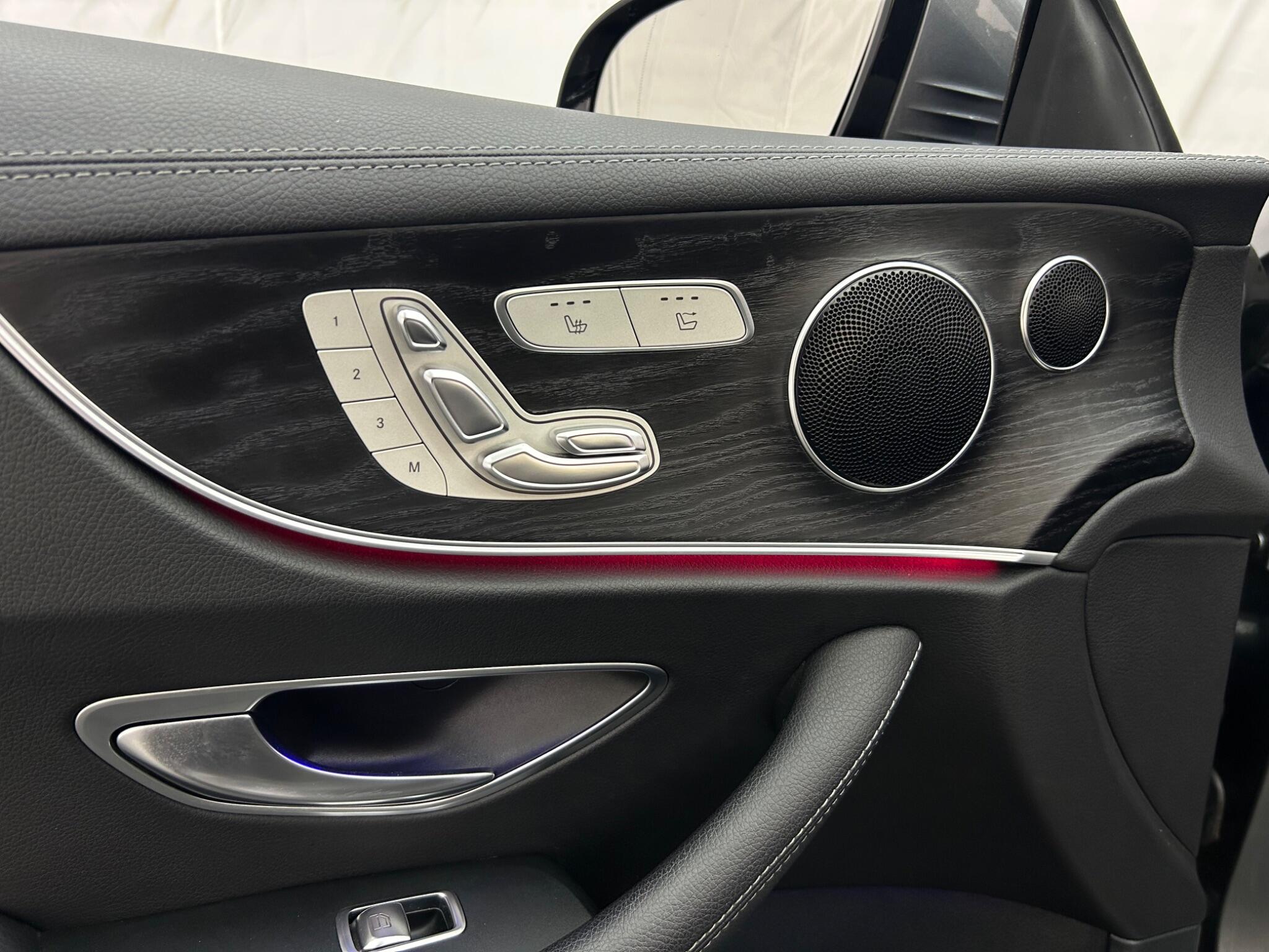 Mercedes-Benz E Class view 33