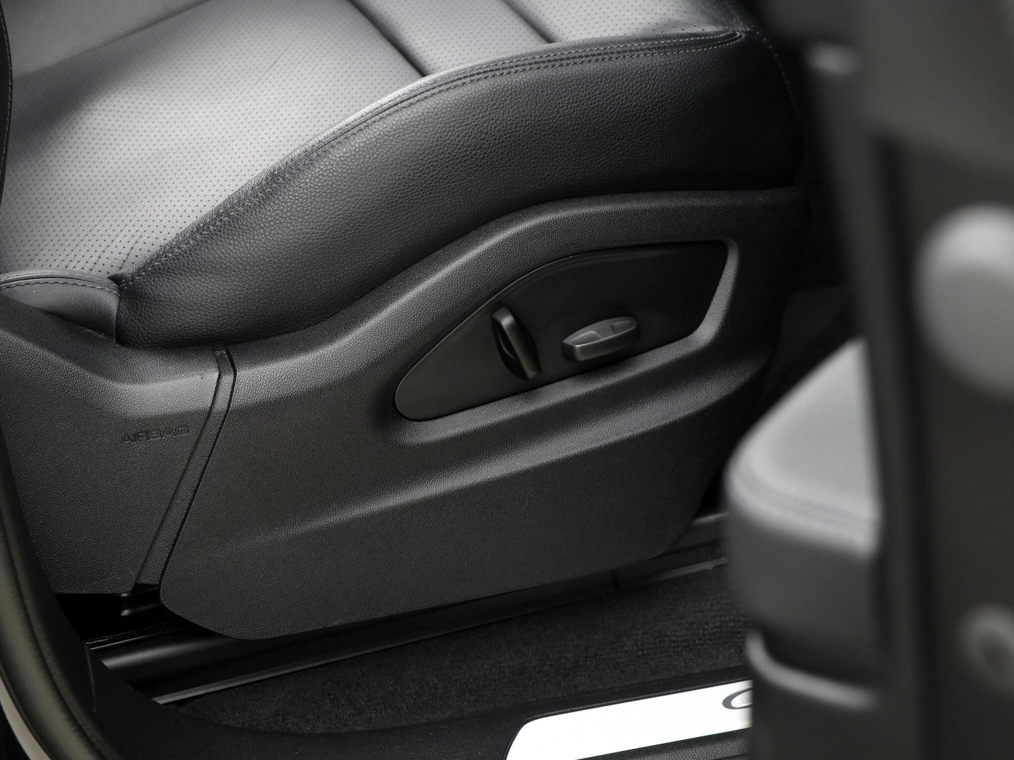 Porsche Cayenne view 37