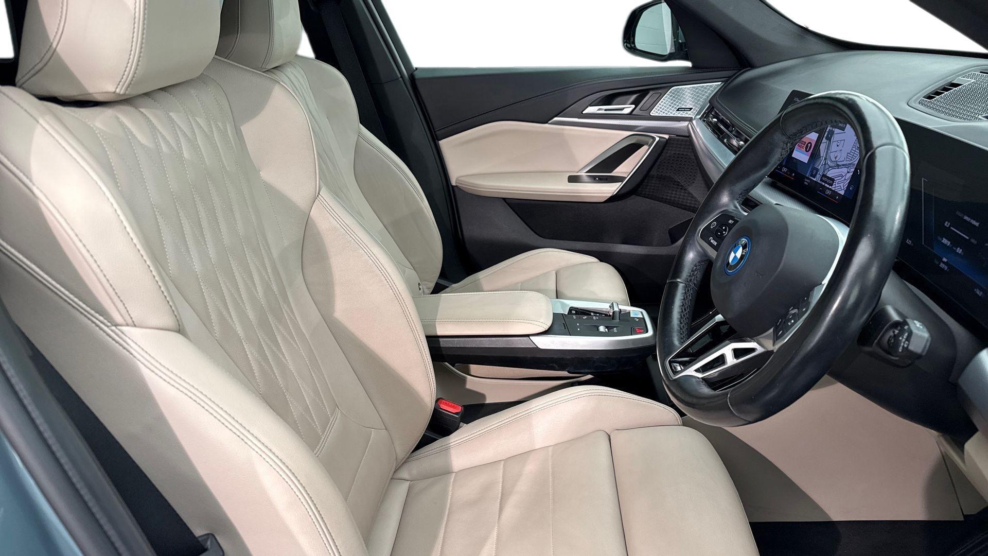 BMW iX1 view 11