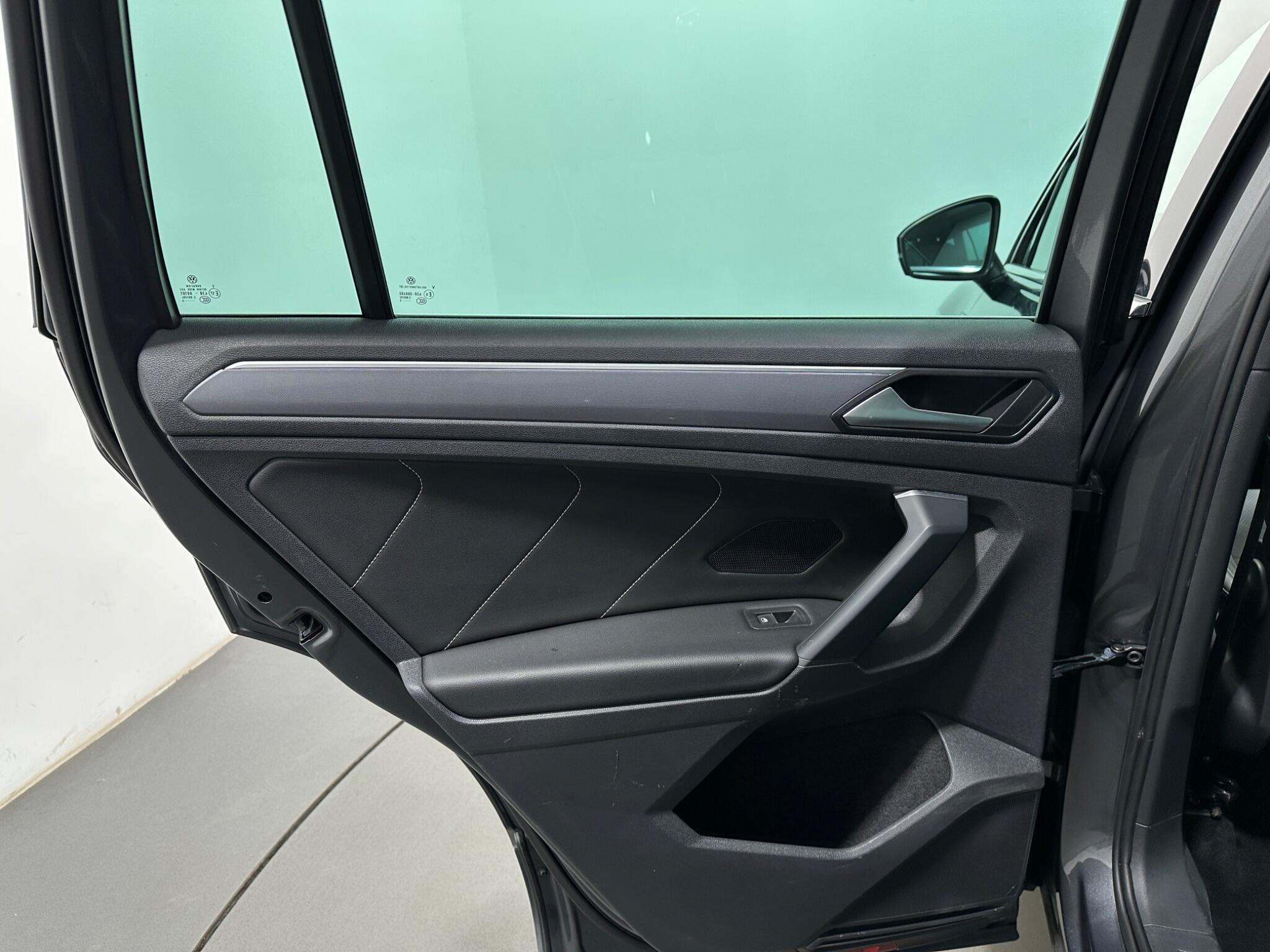 Volkswagen Tiguan view 42
