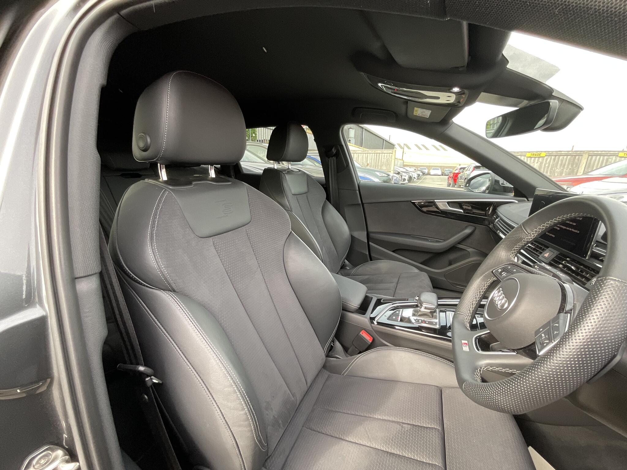 Audi A4 view 8
