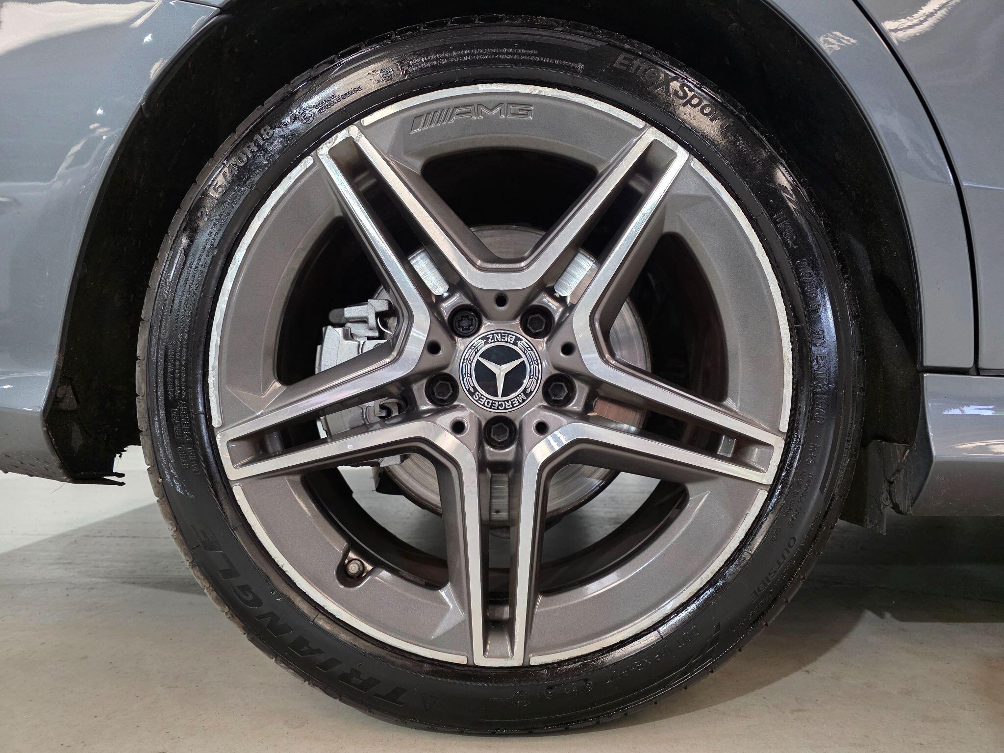 Mercedes-Benz C Class view 33