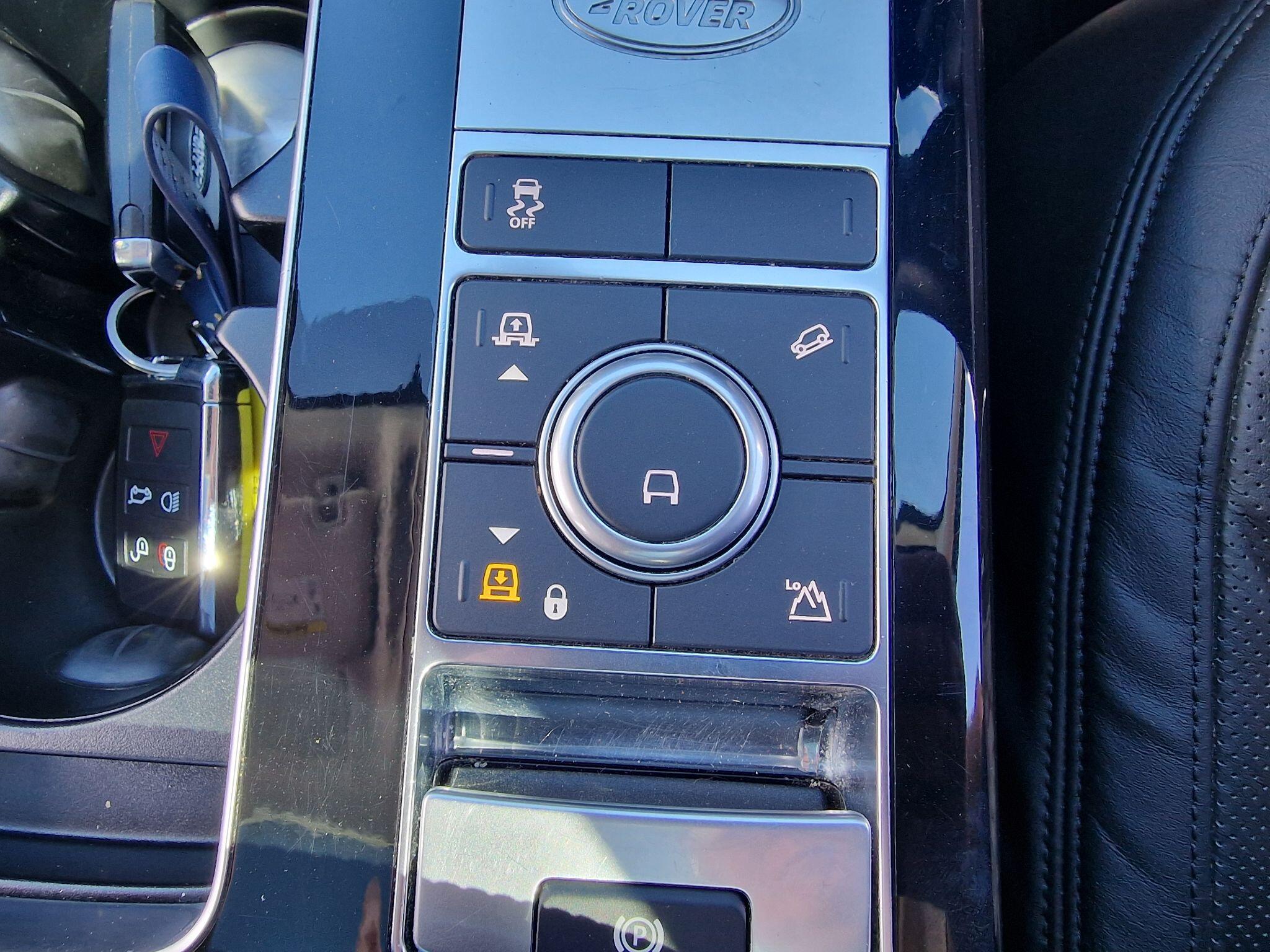 Land Rover Range Rover view 22
