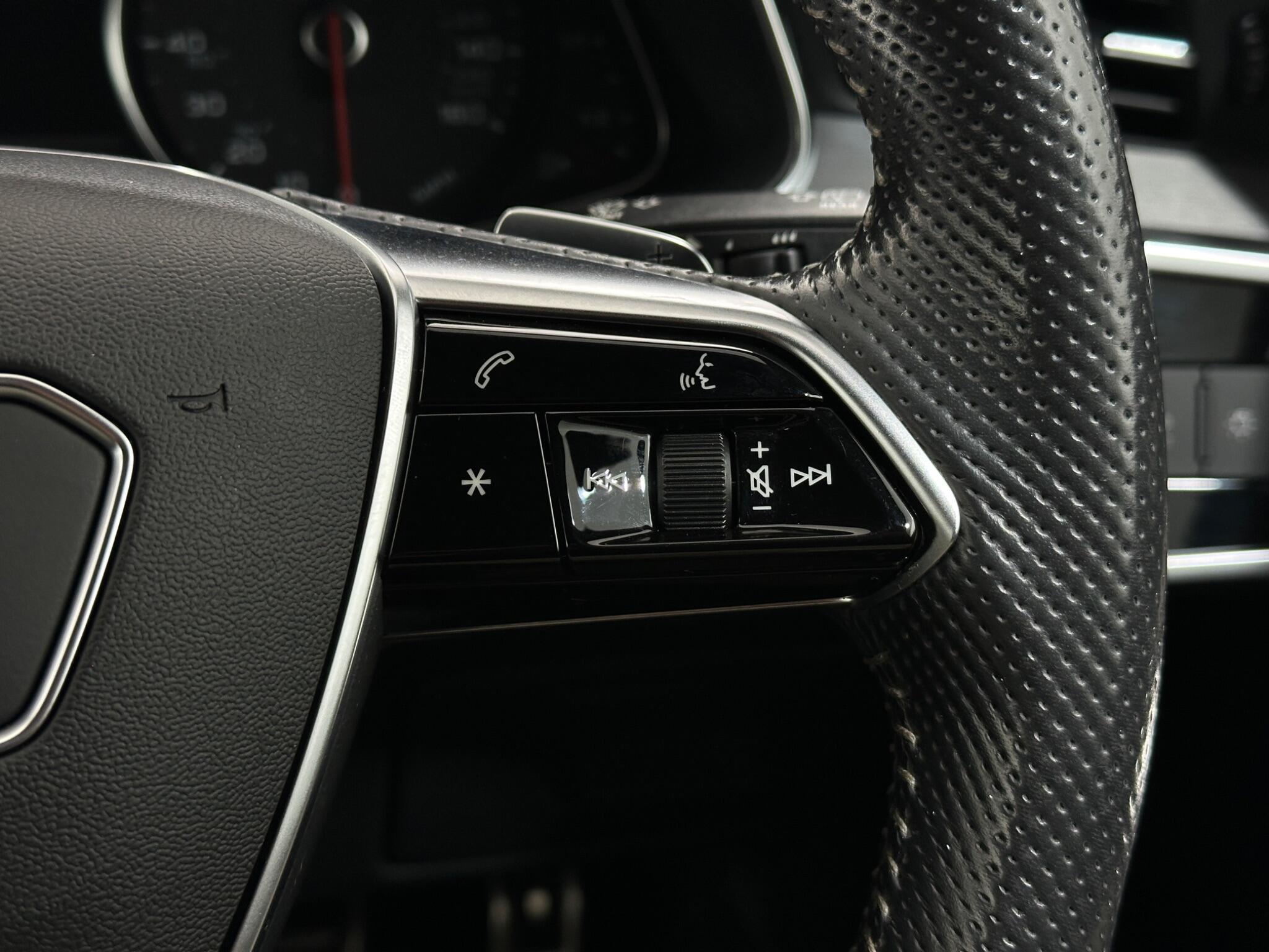 Audi A6 view 16