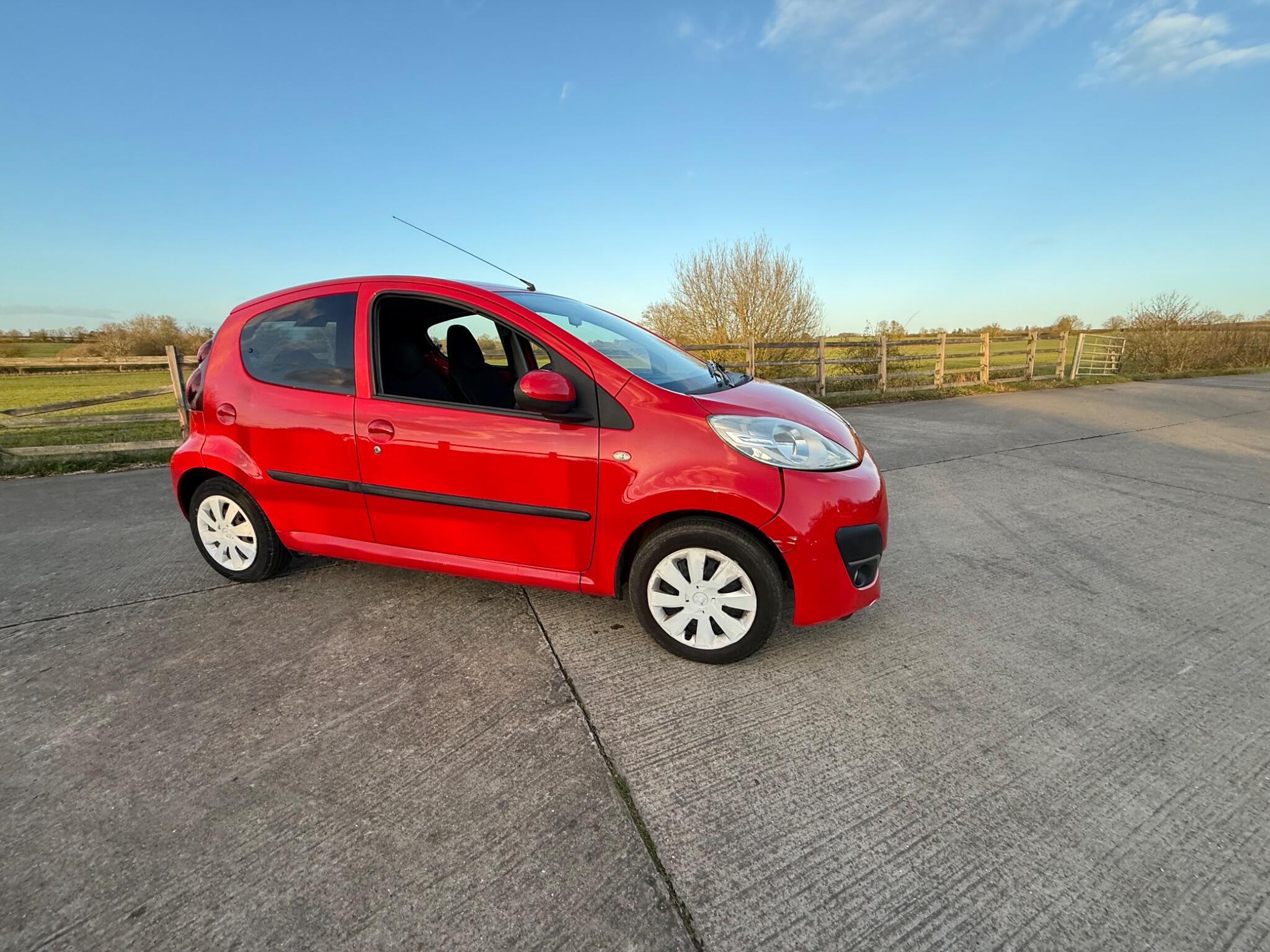 Peugeot 107 1.0 12V Active Euro 5 5dr — photo 22 of 86