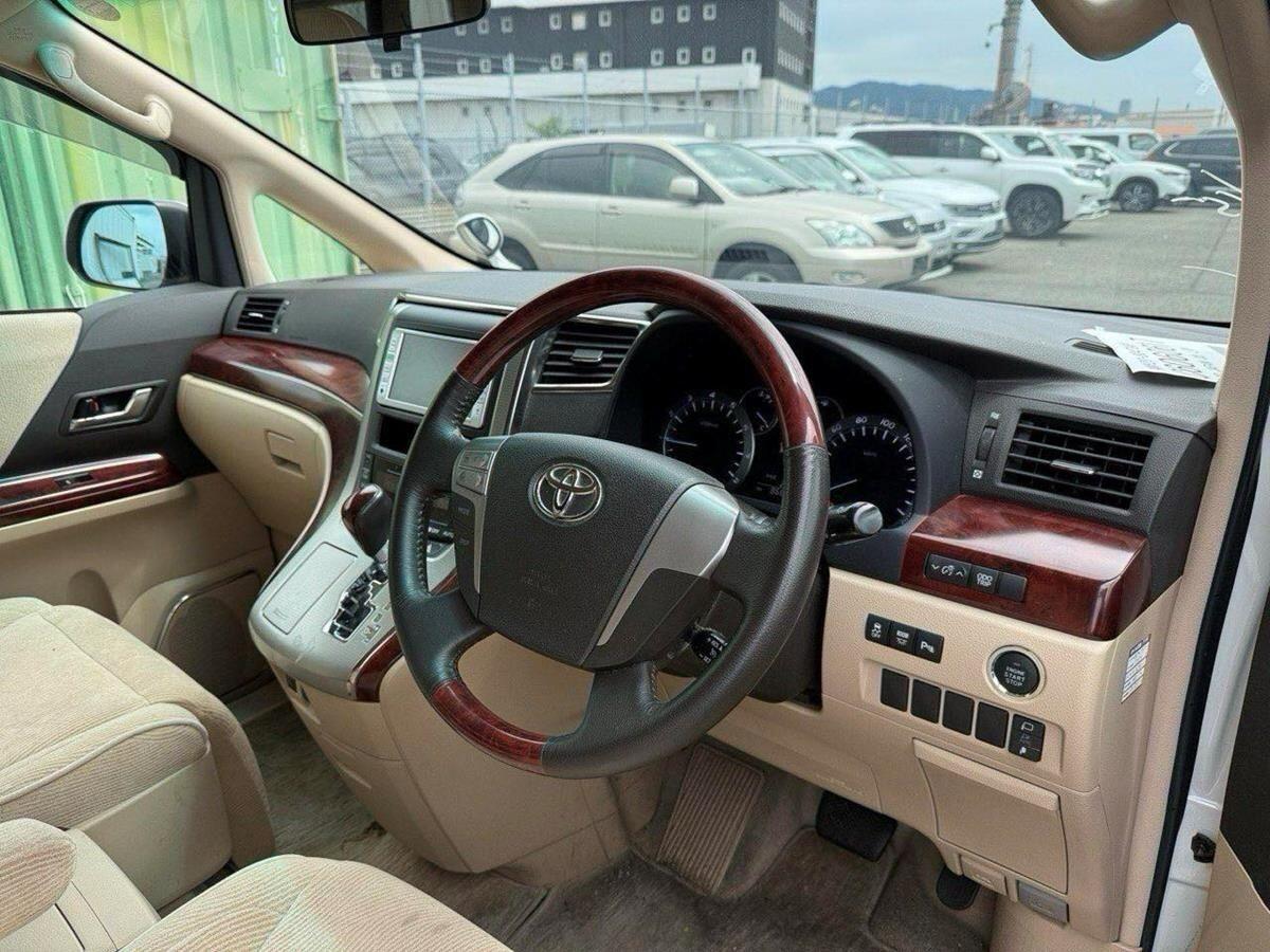 Toyota Vellfire view 10