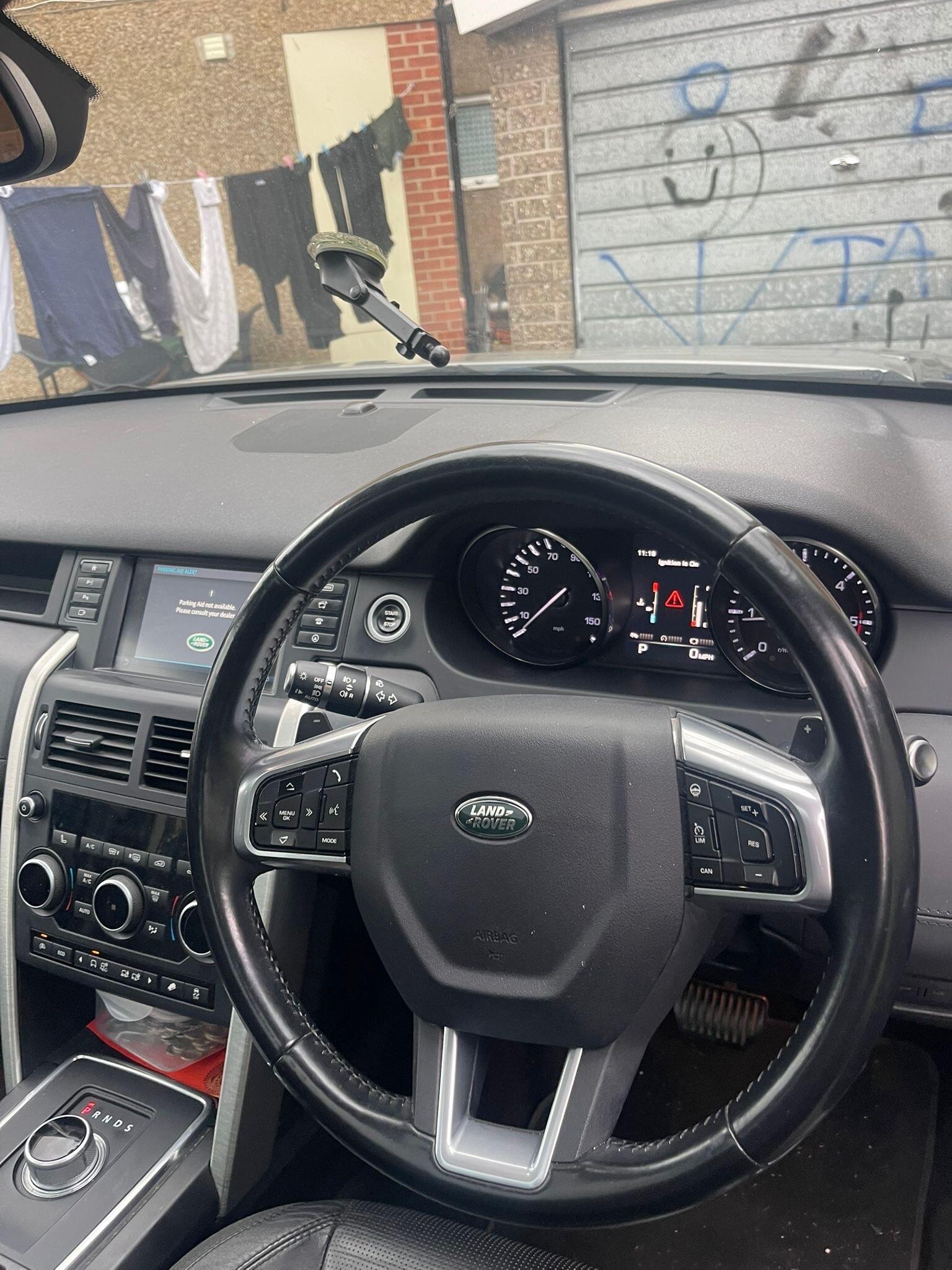 Land Rover Discovery Sport view 8