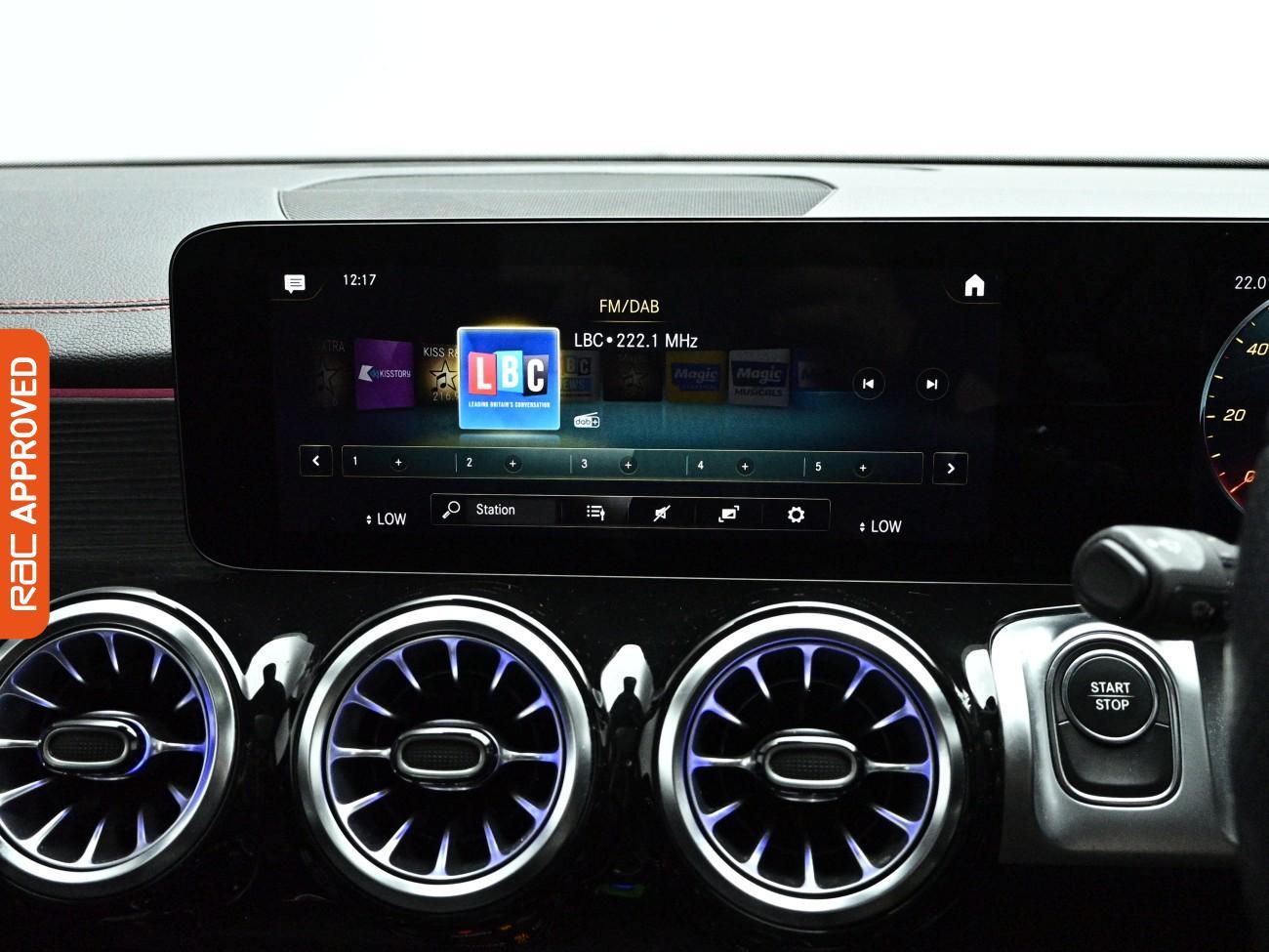 Mercedes-Benz Eqb view 15