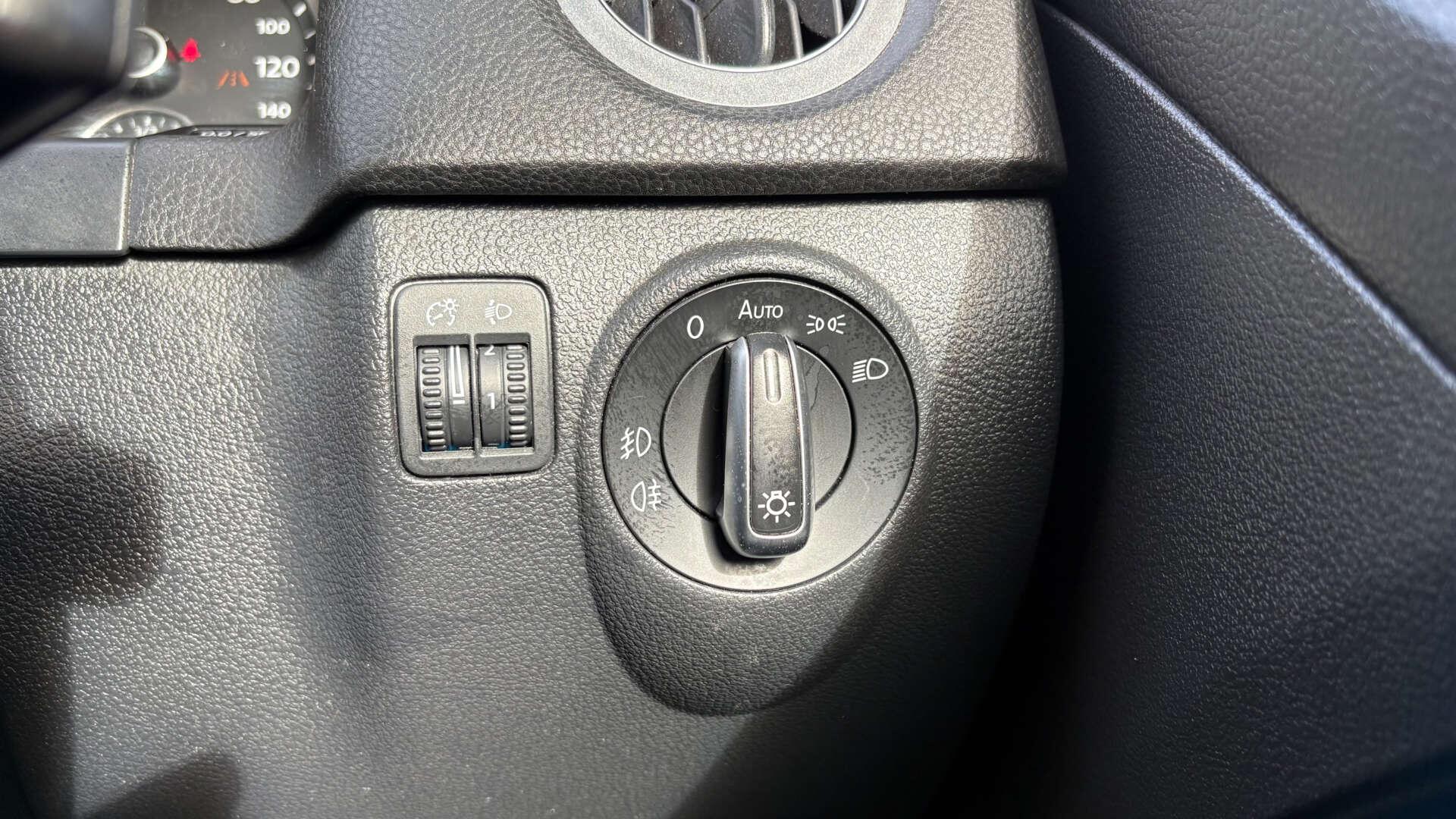 Volkswagen Tiguan view 23