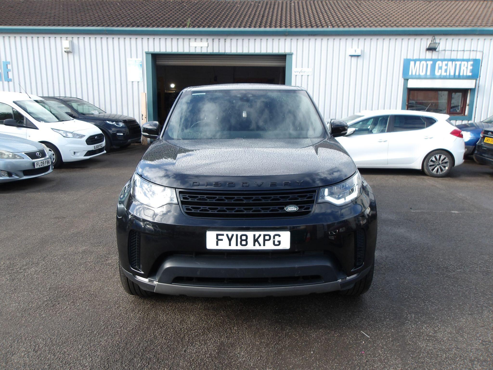 Land Rover Discovery view 3