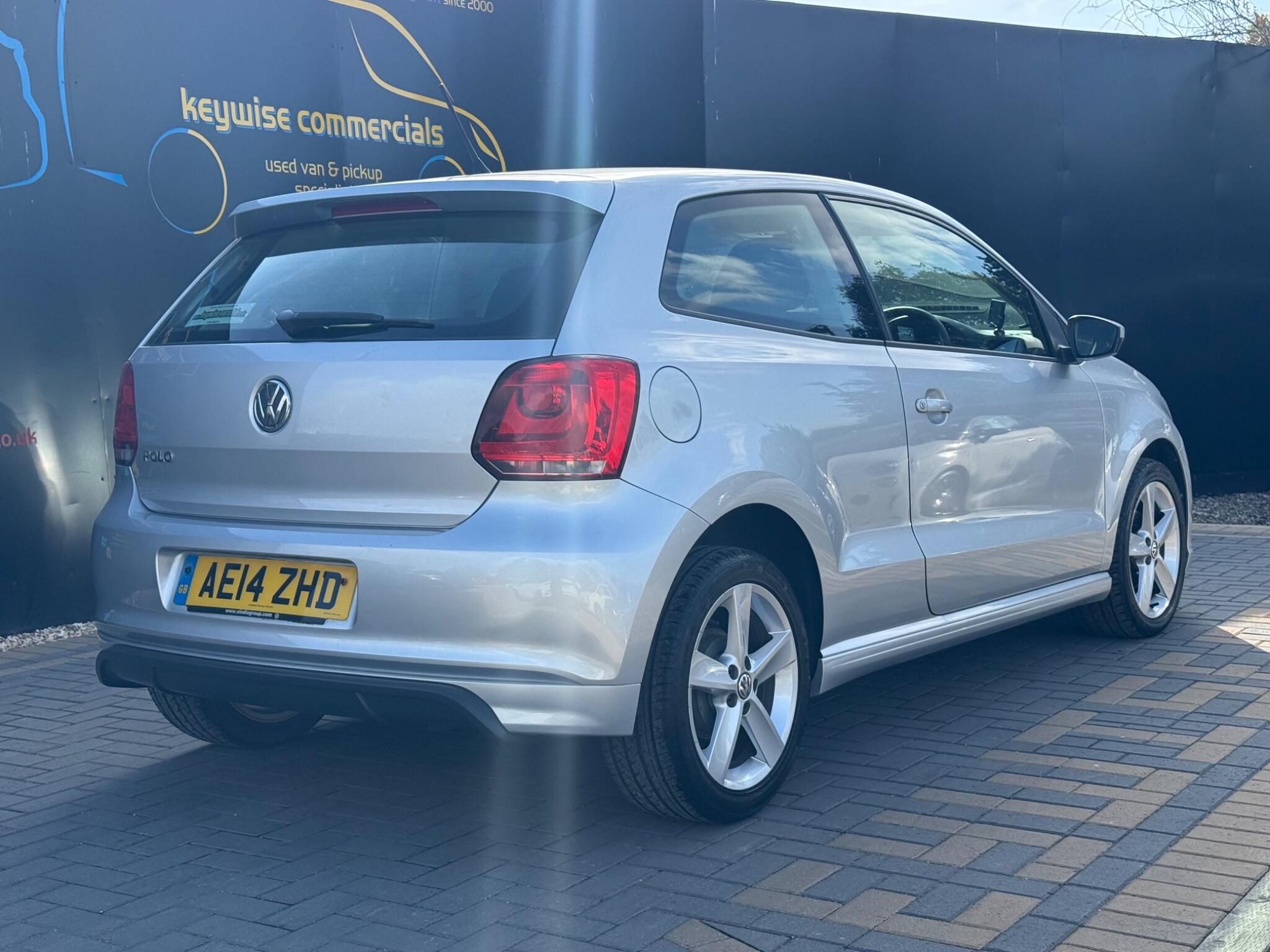 Volkswagen Polo view 6