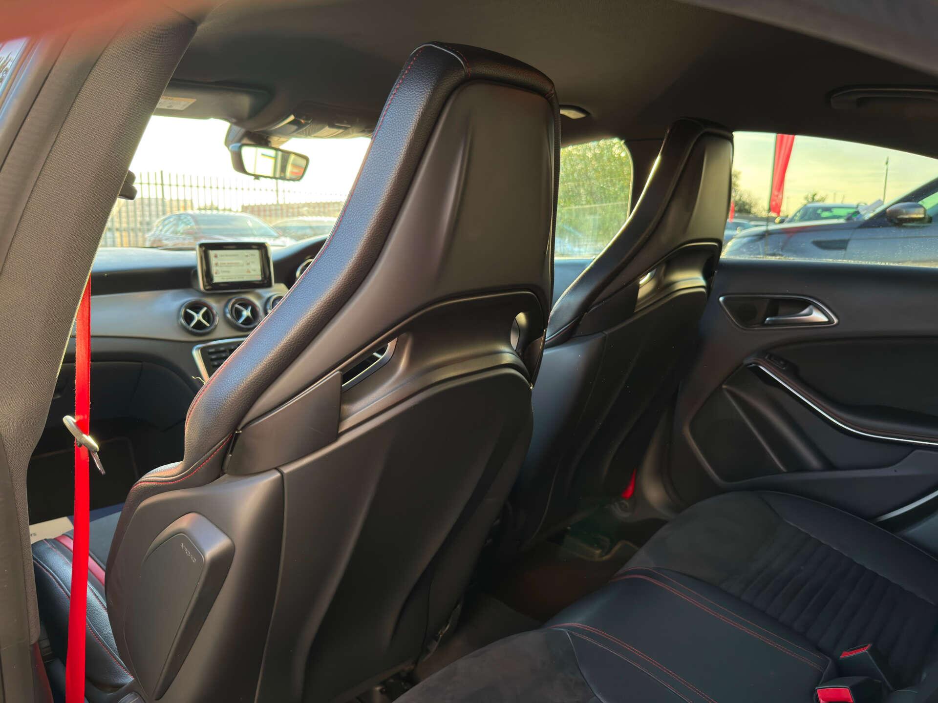 Mercedes-Benz Cla view 31