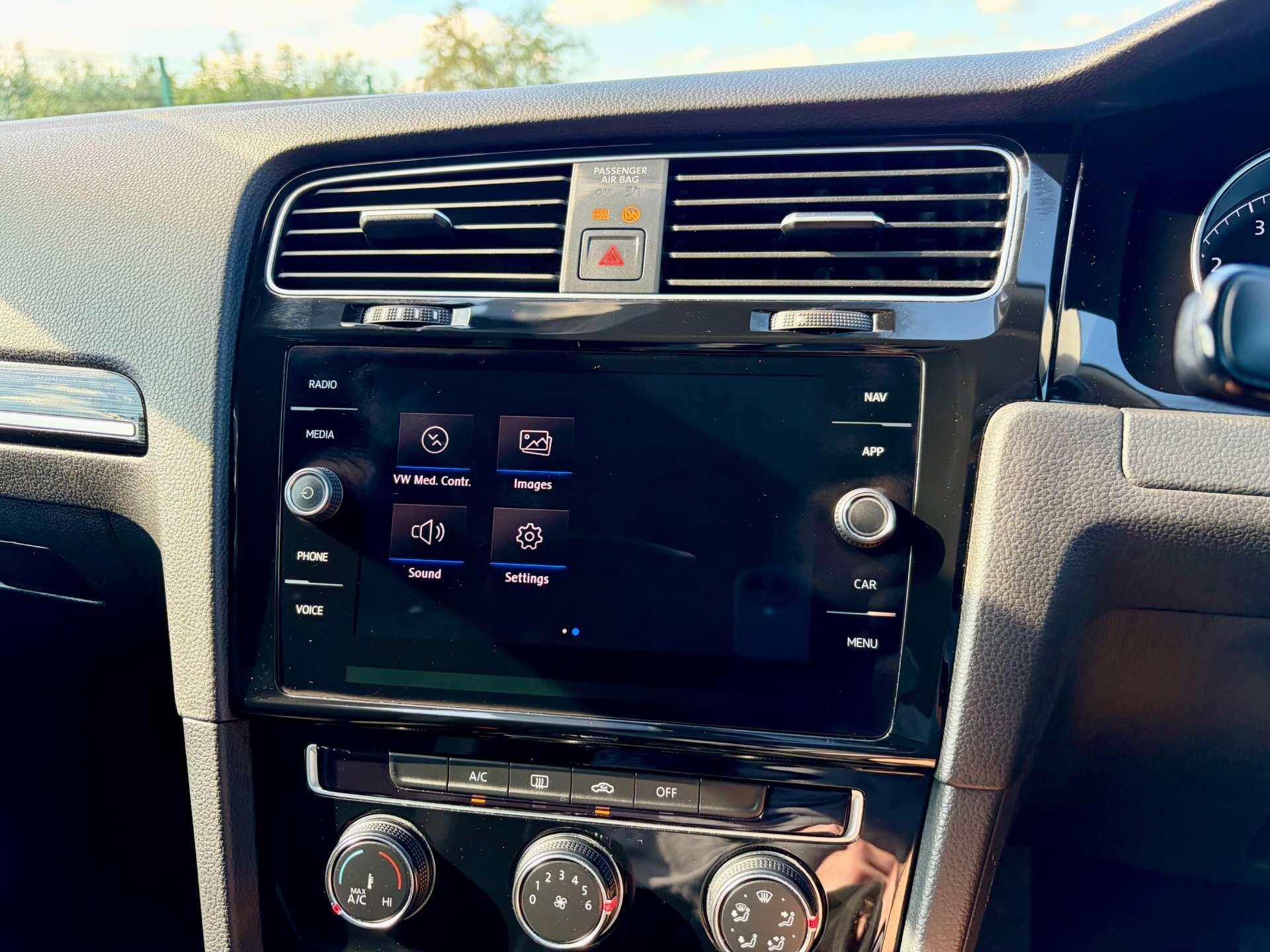 Volkswagen Golf view 43