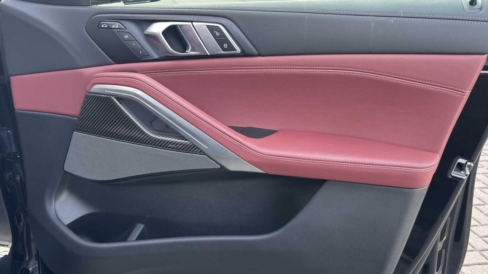 BMW X6 view 21