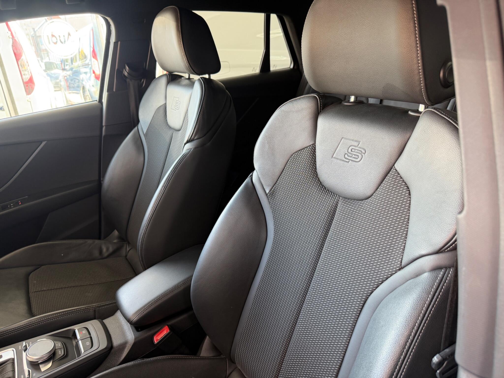 Audi Q2 view 24