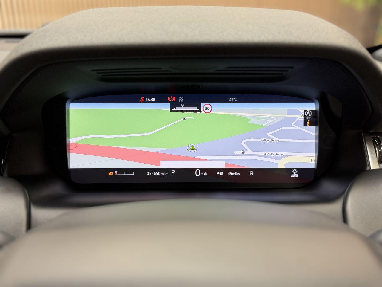 Land Rover Discovery Sport view 36
