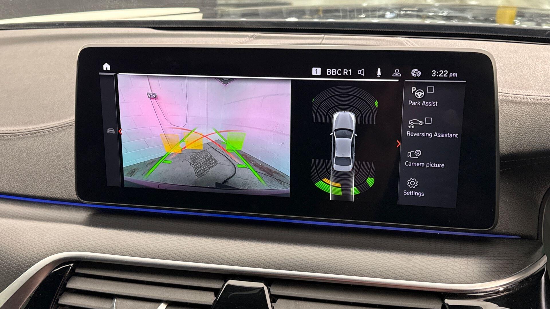 BMW 5 Series view 29