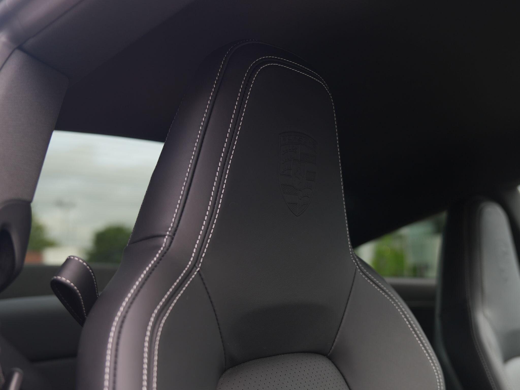Porsche 911 view 24