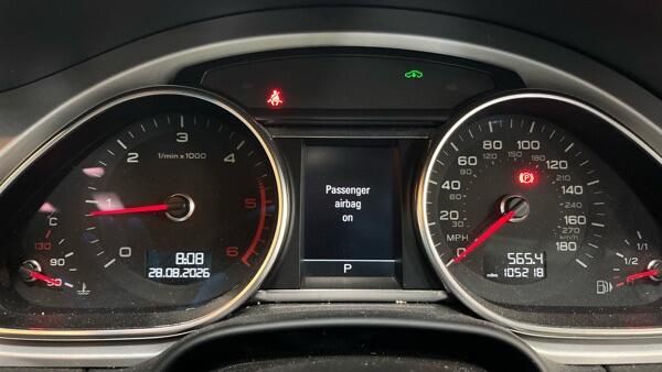 Audi Q7 view 12