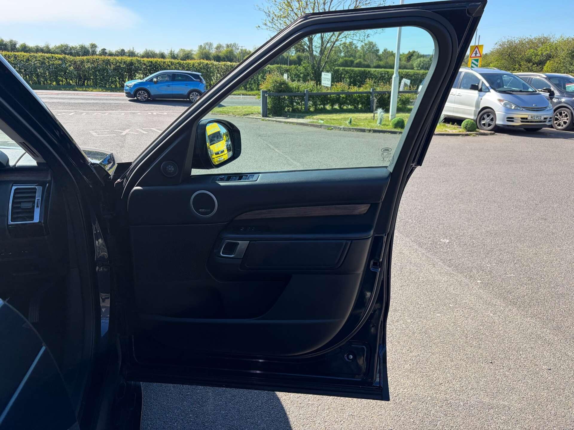 Land Rover Discovery 3 view 42