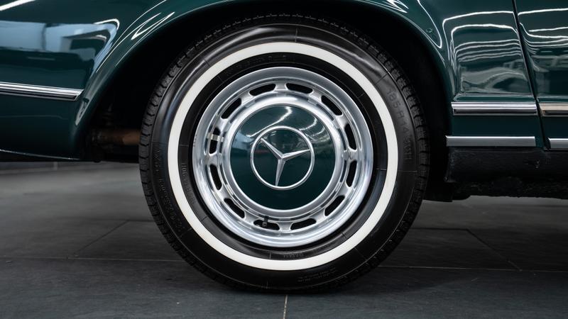 Mercedes-Benz SL view 17