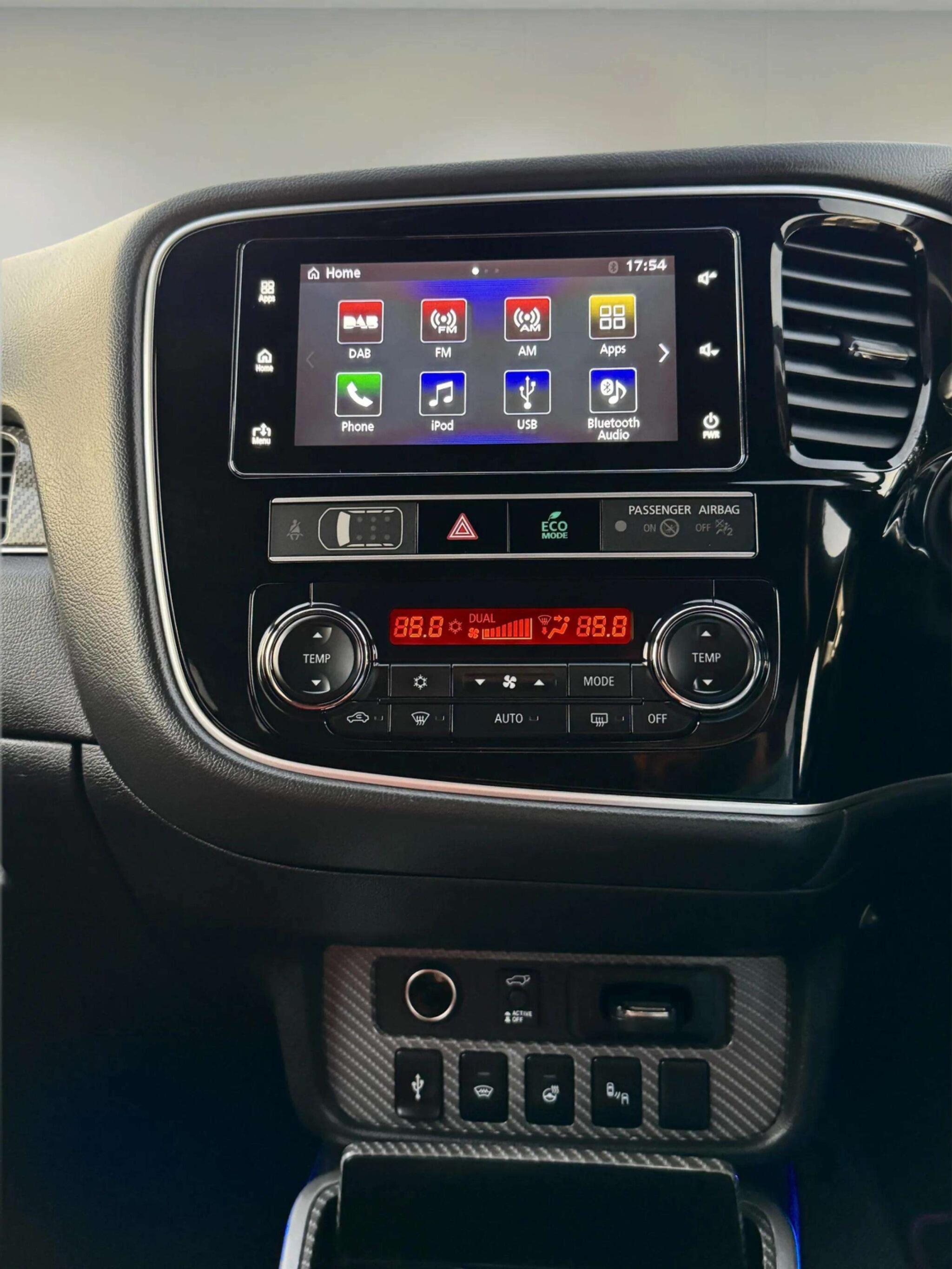 Mitsubishi Outlander view 27