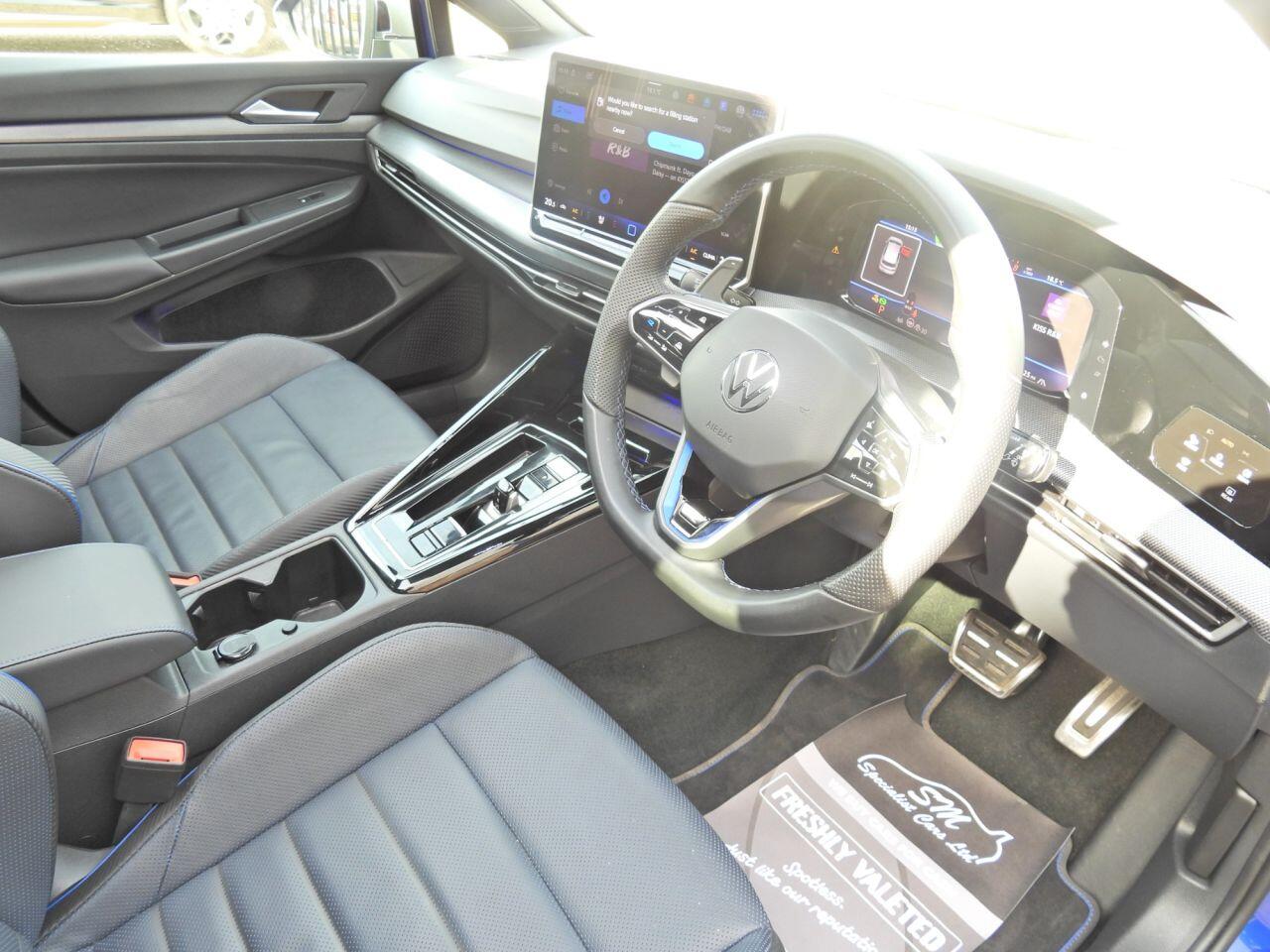 Volkswagen Golf view 3