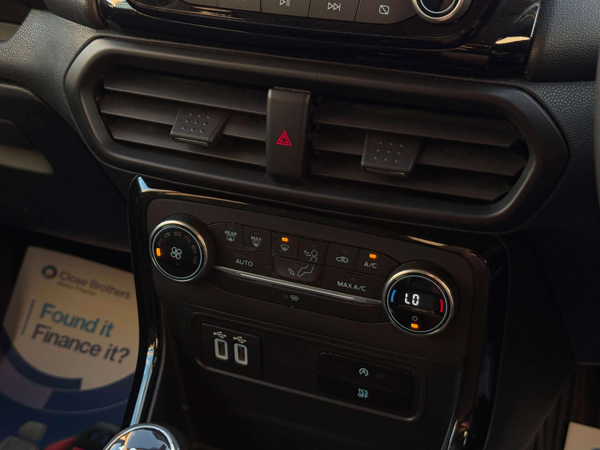 Ford Ecosport view 55