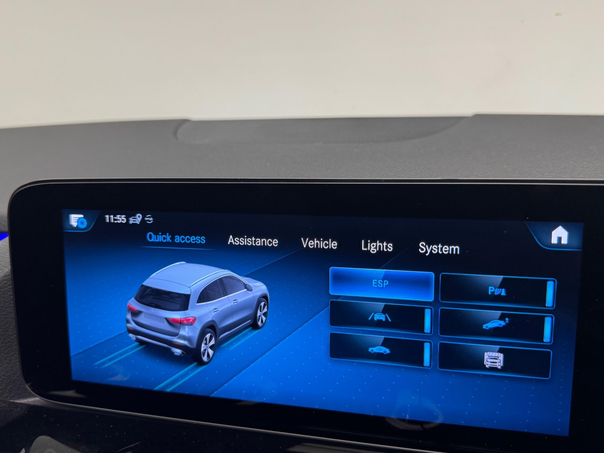 Mercedes-Benz Gla view 18