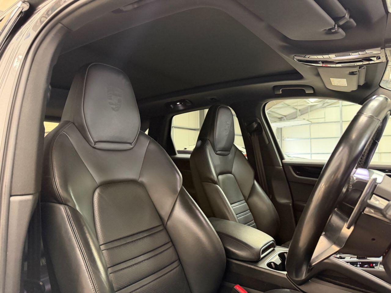 Porsche Cayenne view 3