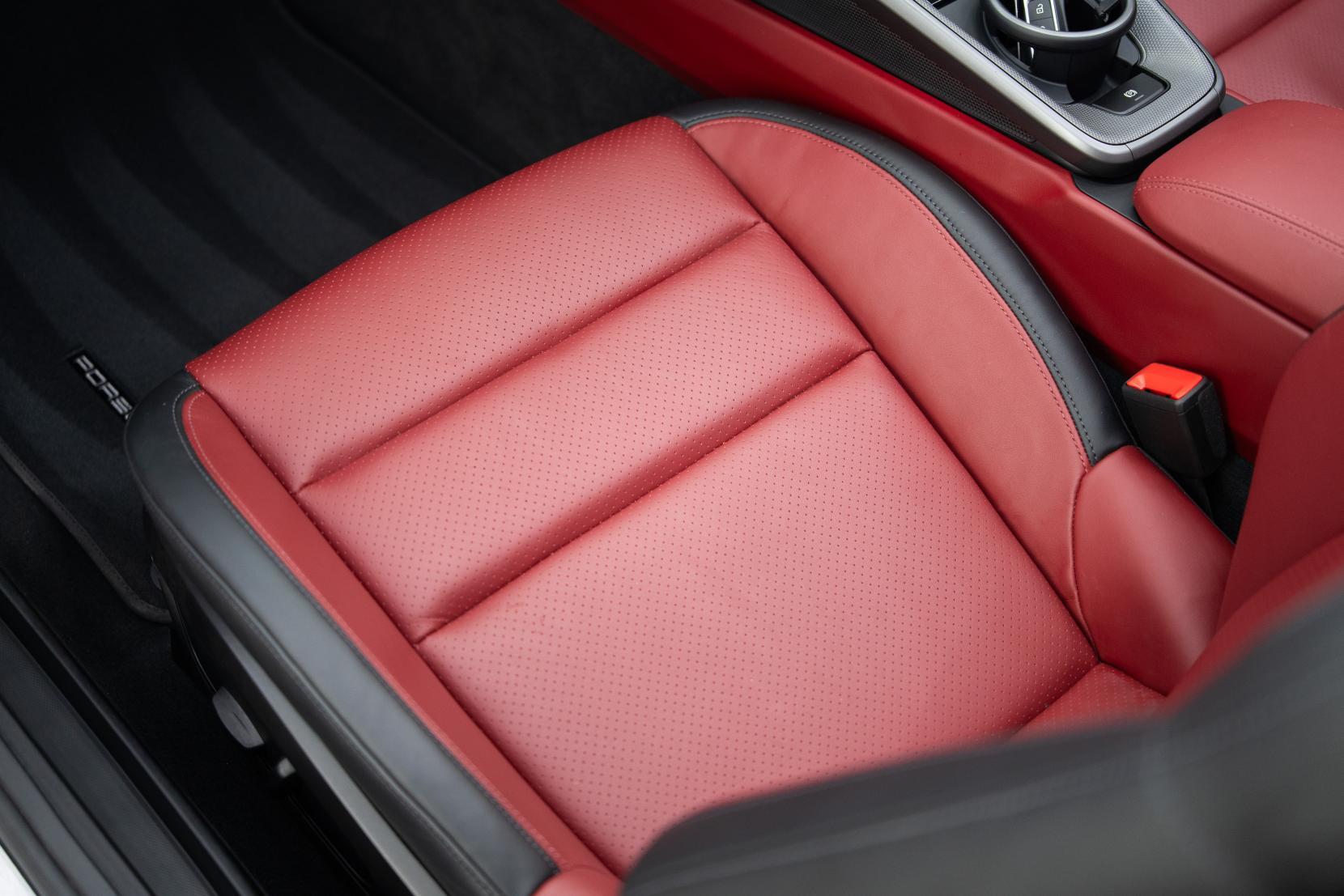 Porsche 911 view 13