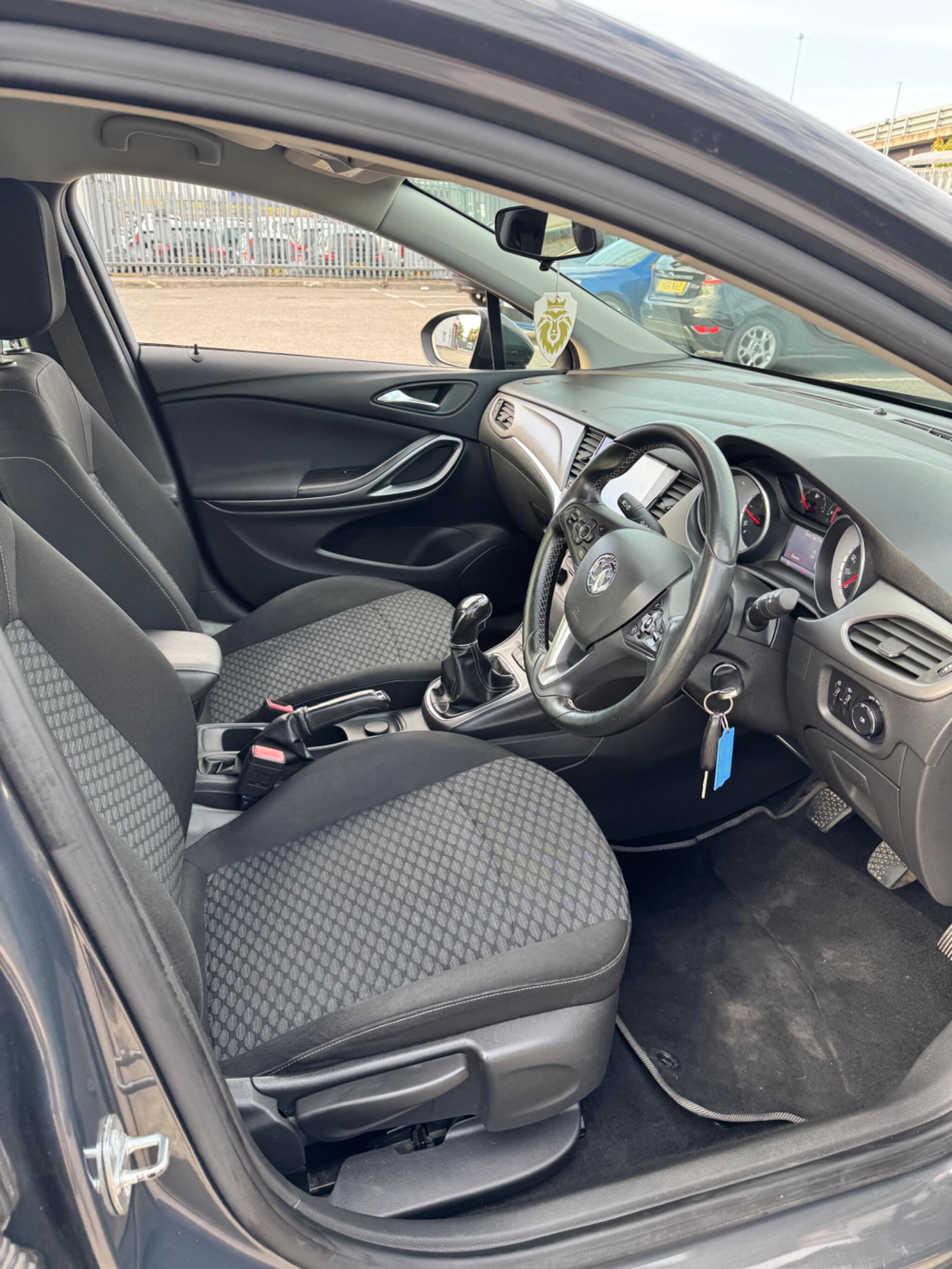 Vauxhall Astra view 21