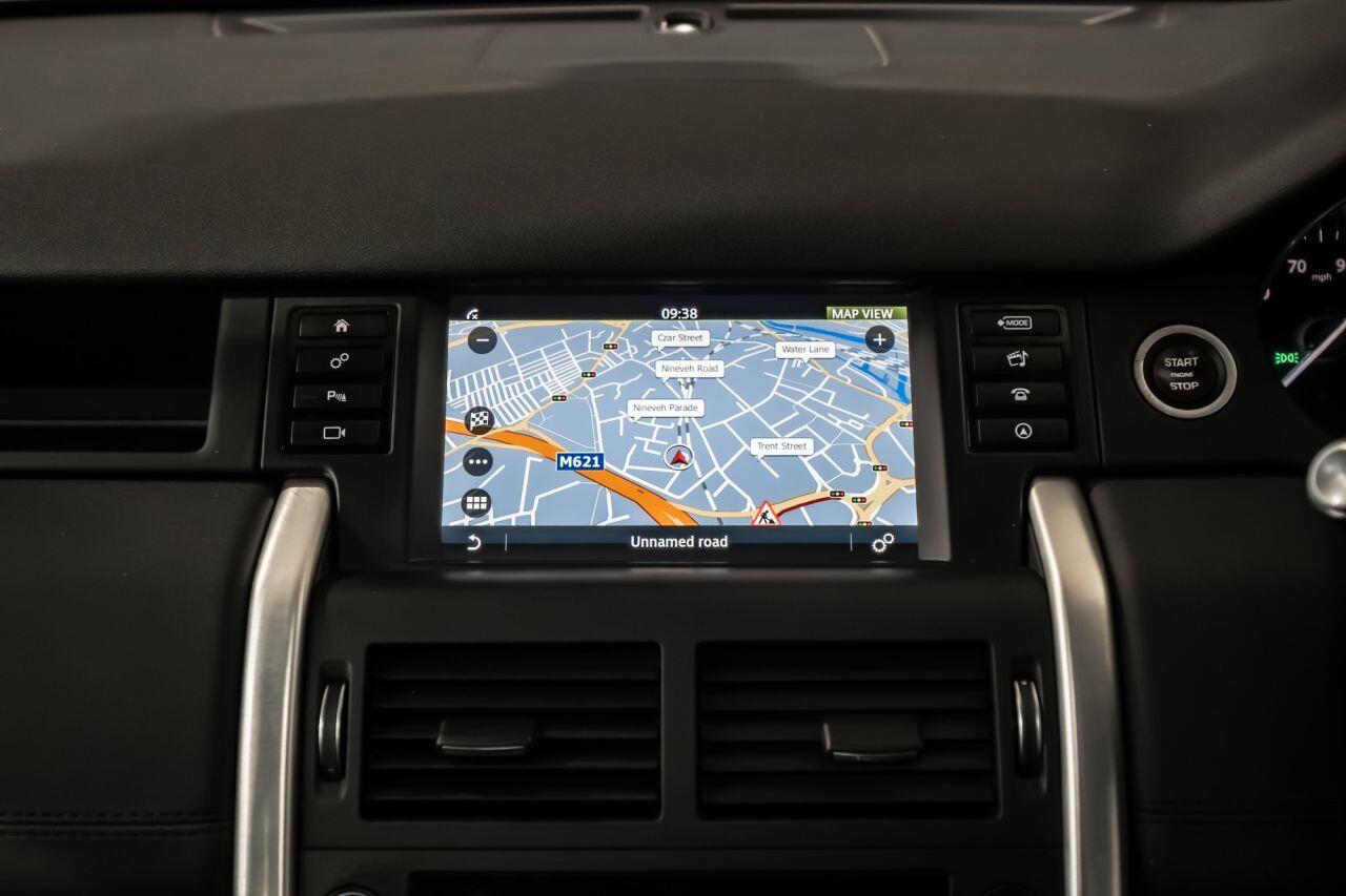Land Rover Discovery Sport view 34