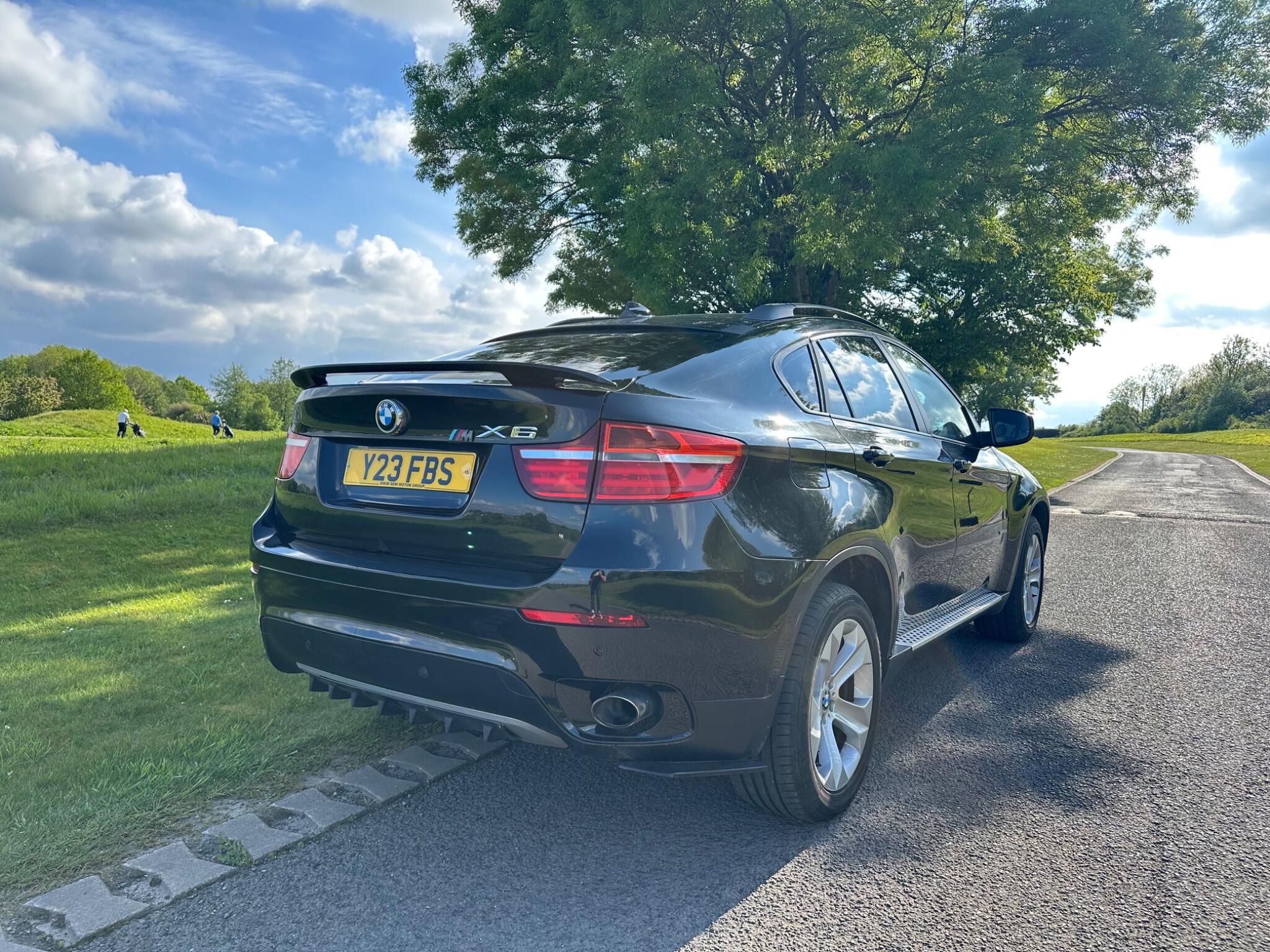 BMW X6 view 4